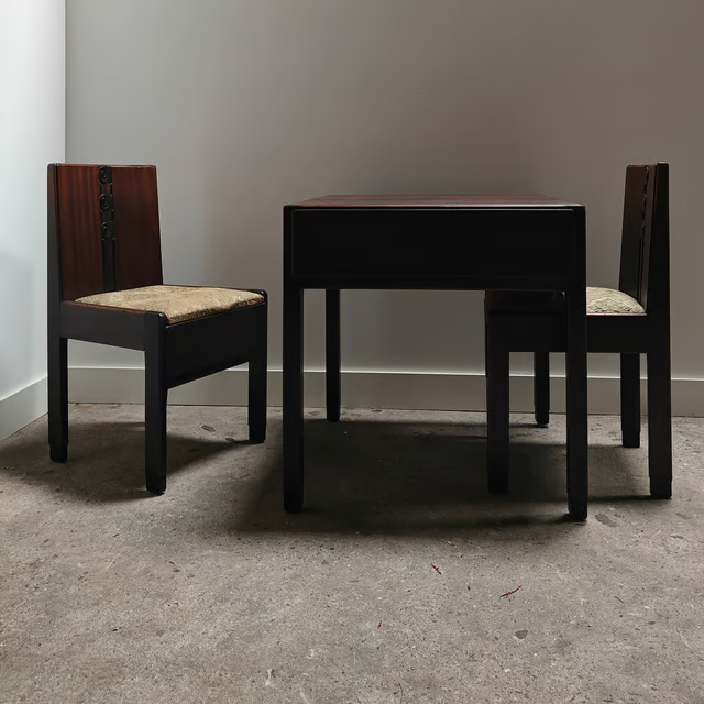 Chairs and table Amsterdamse School 1.png