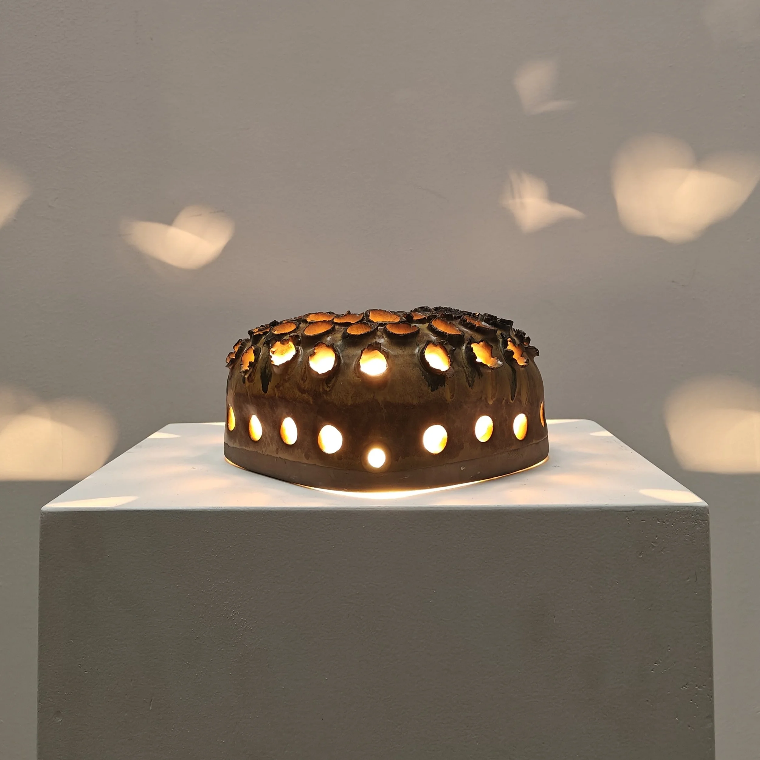 Highly decorative vintage ceramic wall lamp from the 1970s 14.jpg