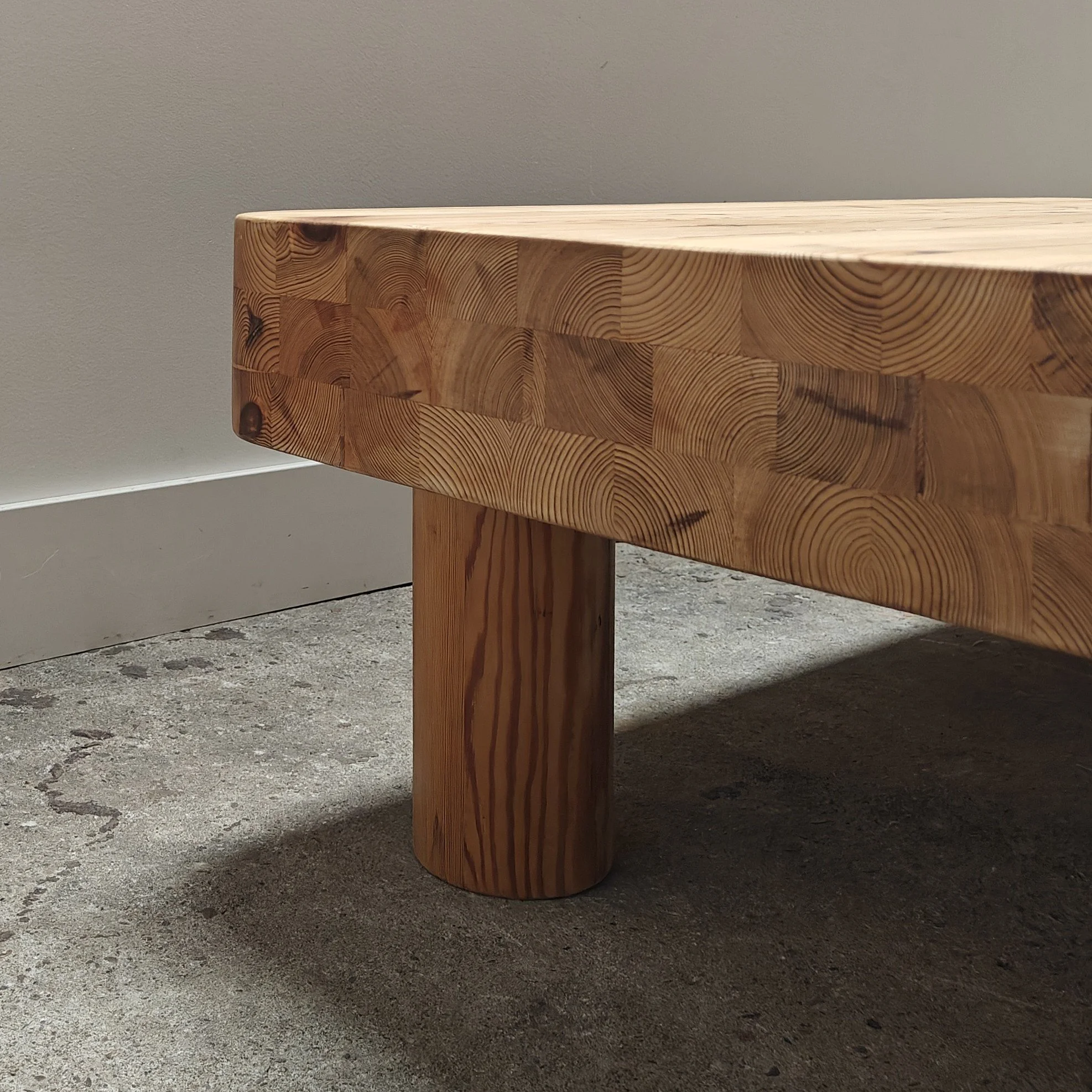 Sculptural pine coffeetable 5.jpg
