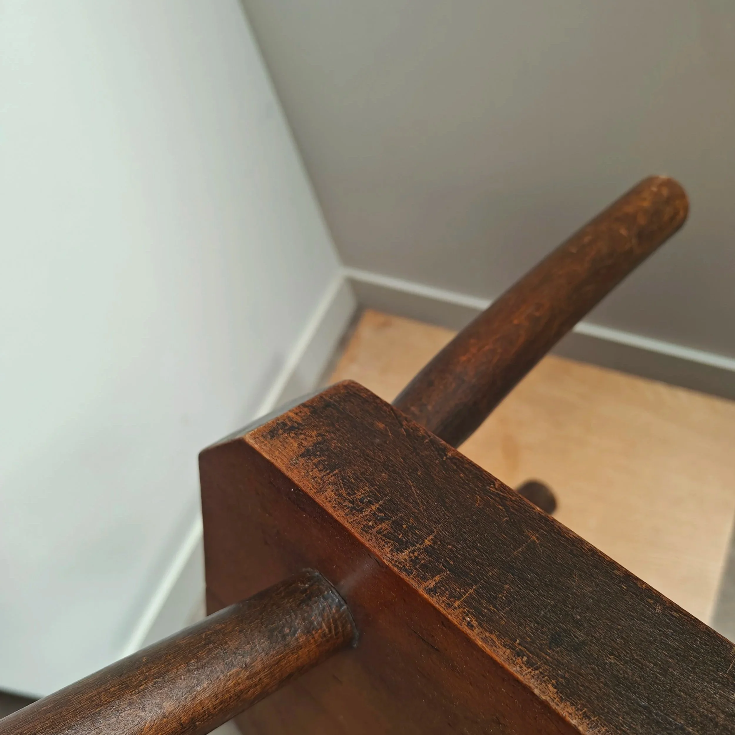 Small+stool+with+Asian+feel+8.jpg