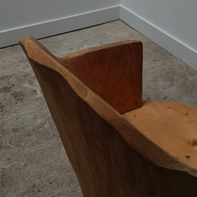 Tree trunk kubb chair in natural pine 5.png