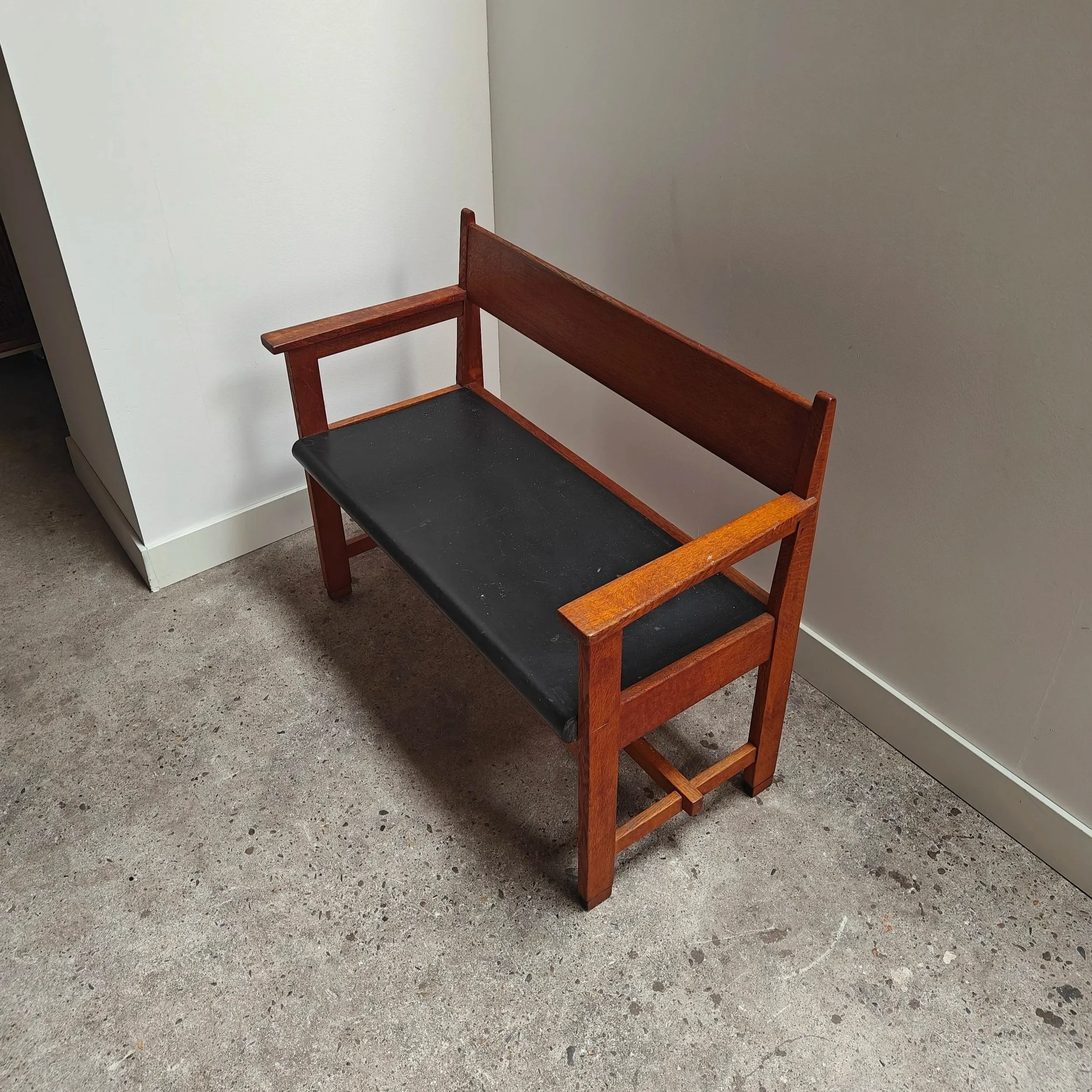 Haagse+School+bench+with+black+seat+1.jpg