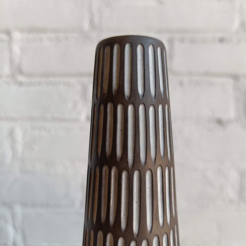 Collection vintage Scandinavian vases 8.png