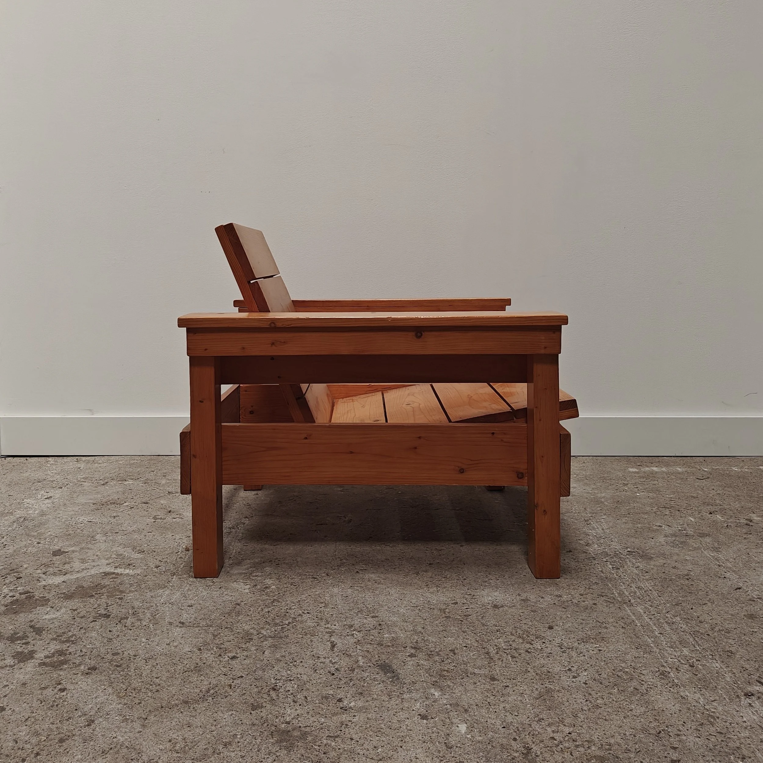 Pine crate like arm chair 2.jpg