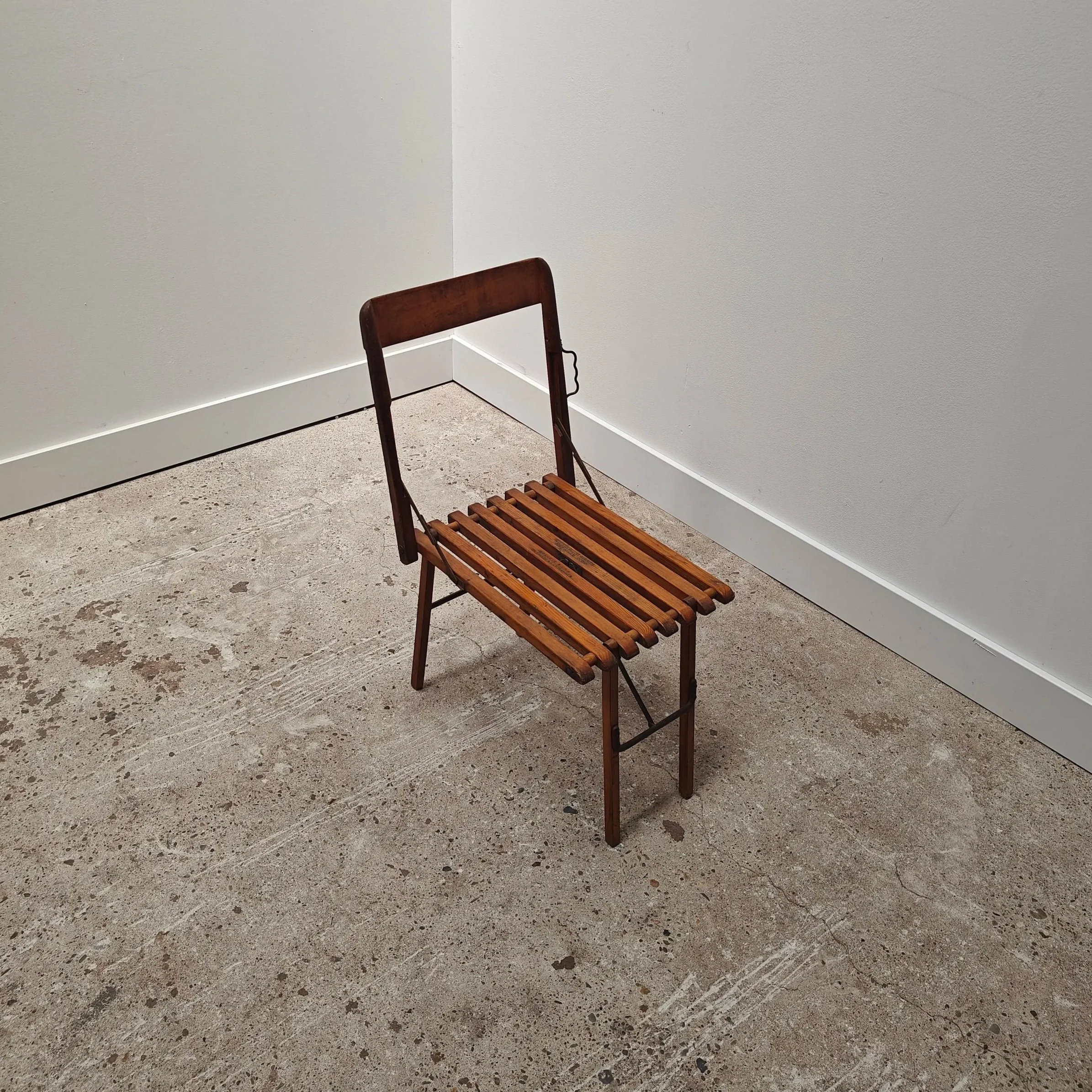 French+folding+park+chair+from+the+1930s+7.jpg