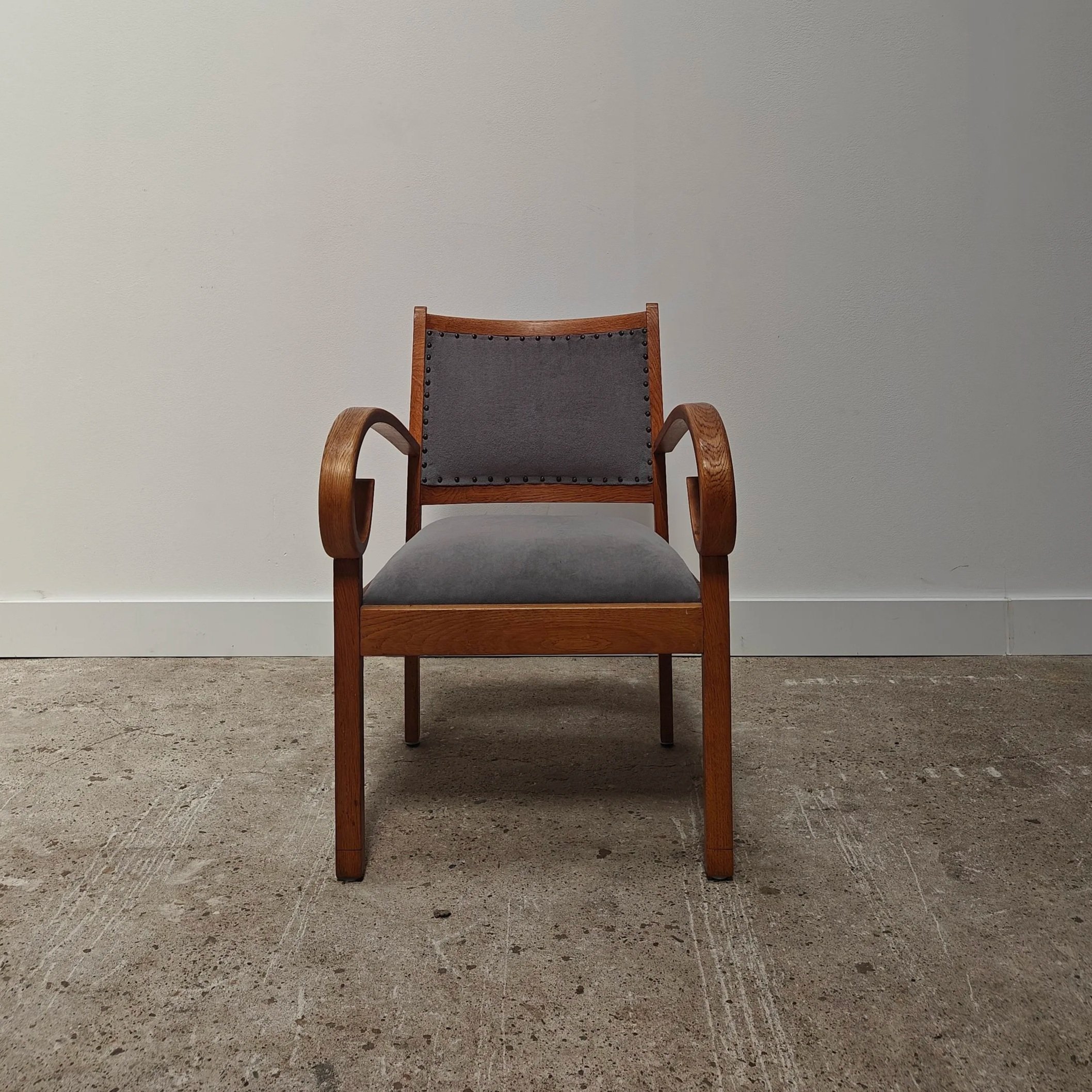 chair+with+scrolled+armrests+3.jpg