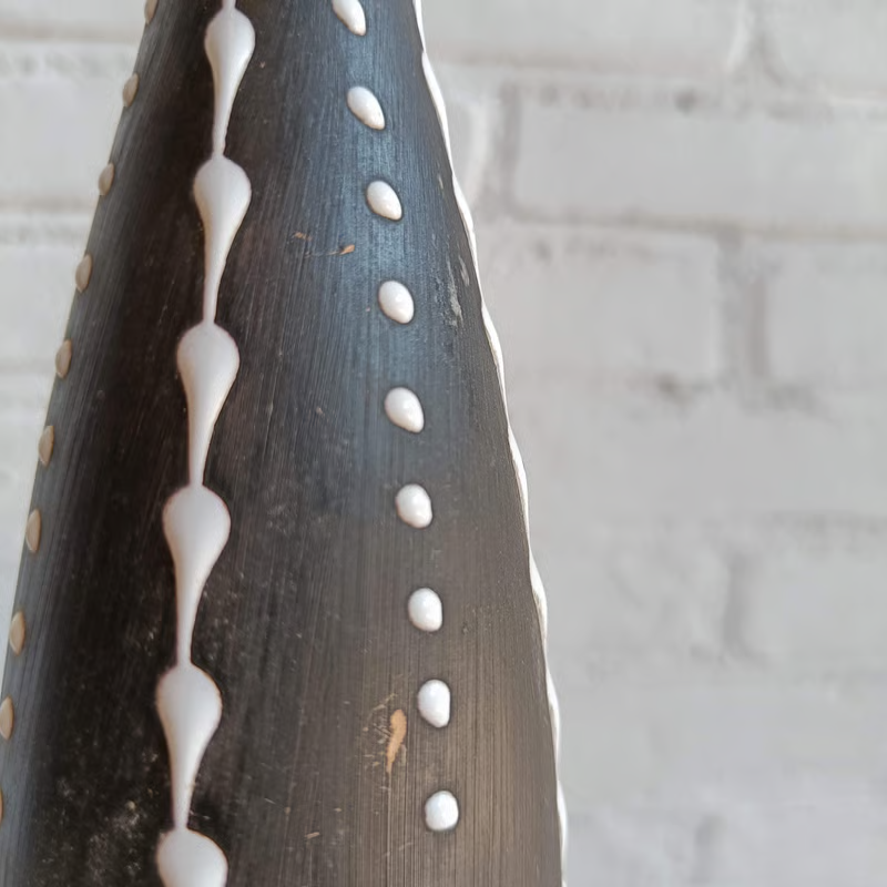 Collection vintage Scandinavian vases 24.png