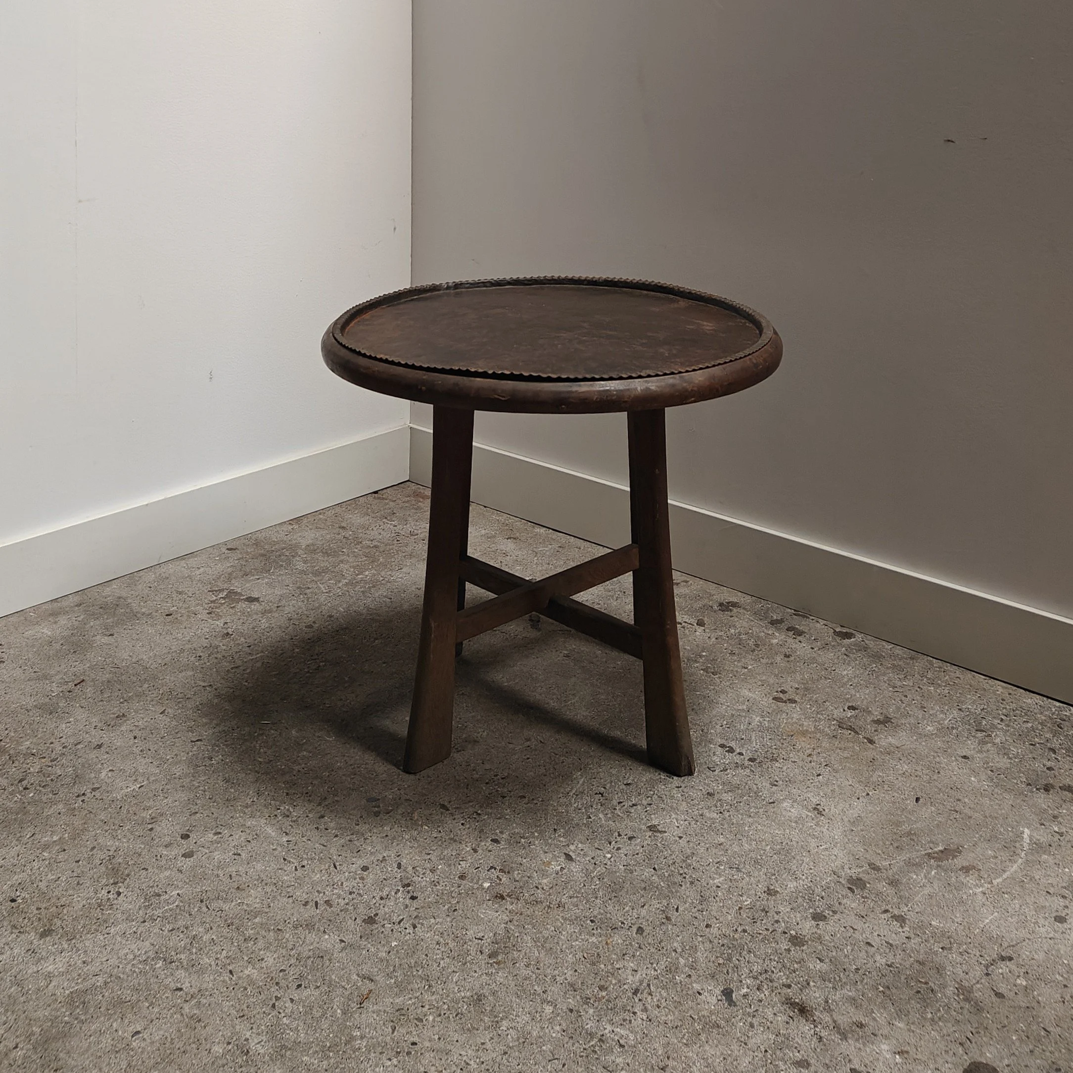 Amsterdamse school sidetable with metal tray h58 w68 1.jpg