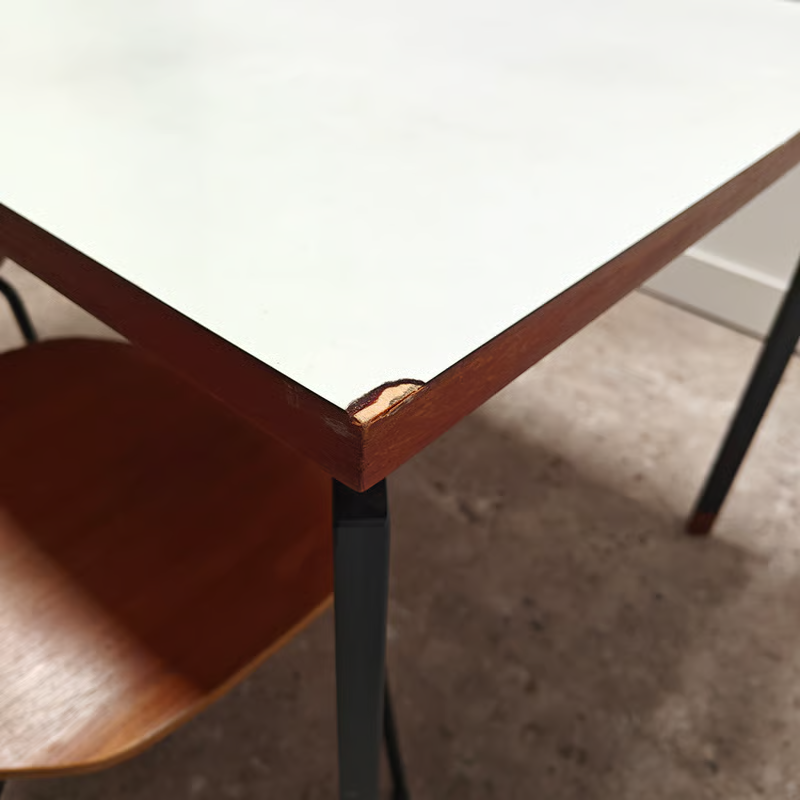 Elsrijk table or desk 9.png