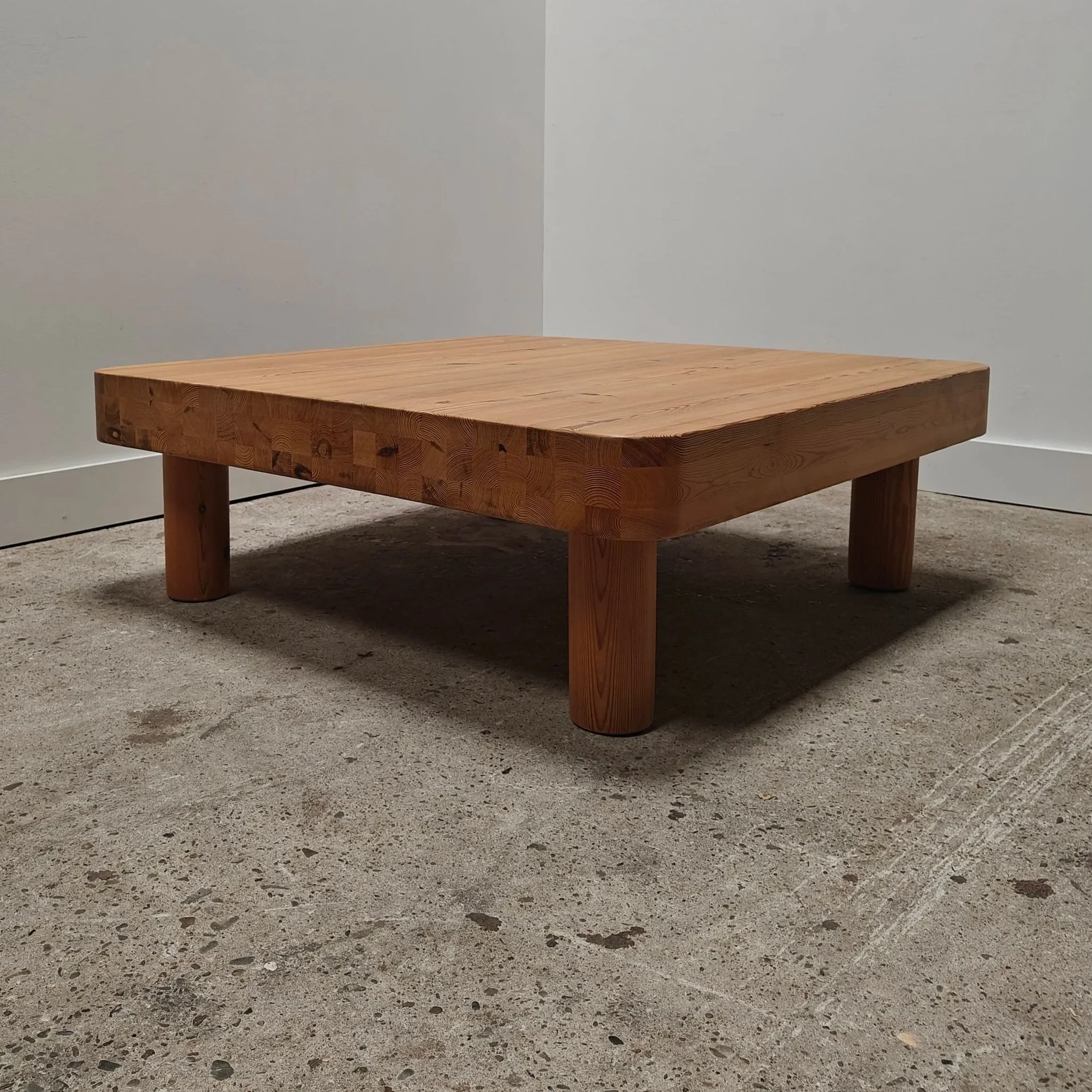Solid+pine+coffee+table+100x100+2.jpg