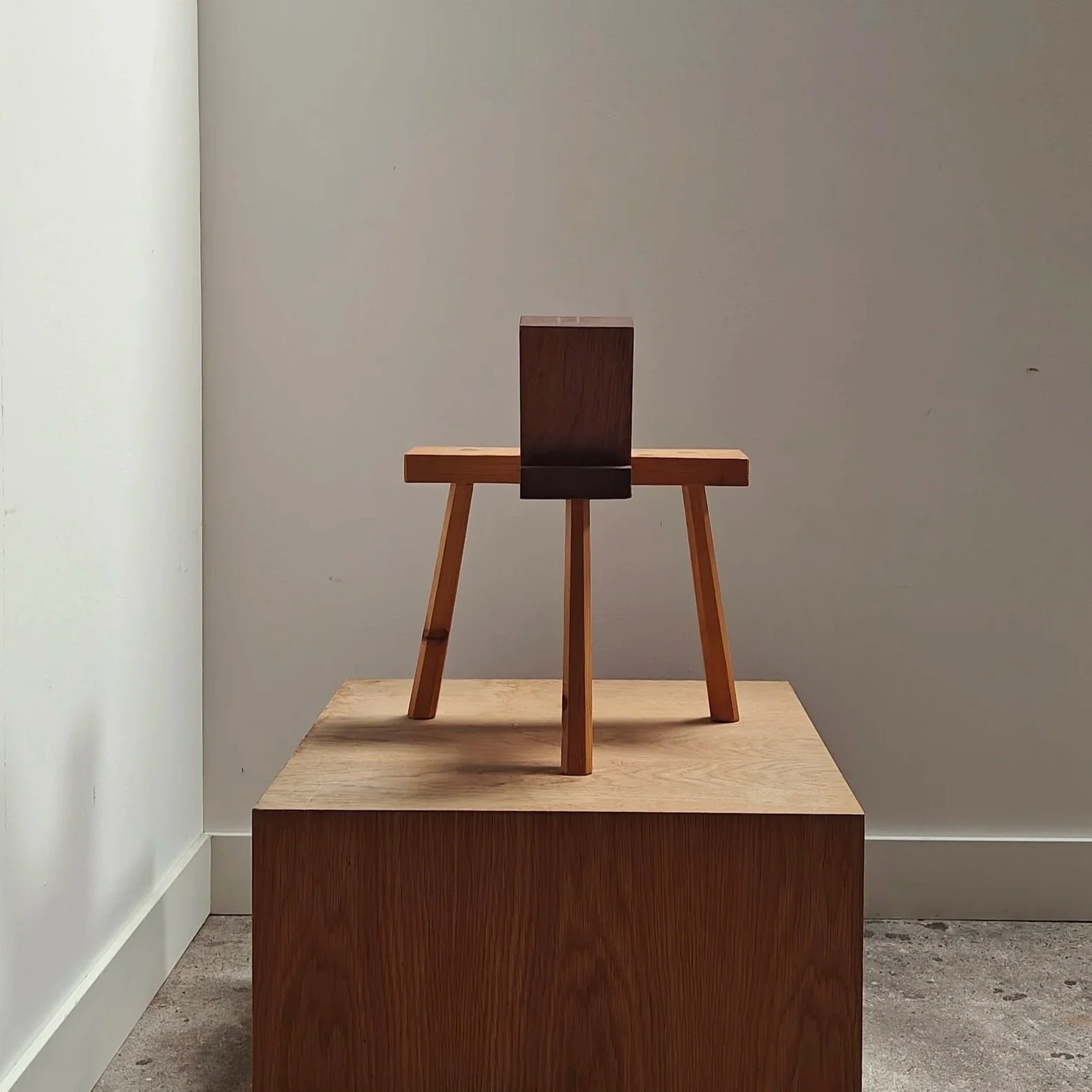 Modernist+tripod+stool+5.jpg