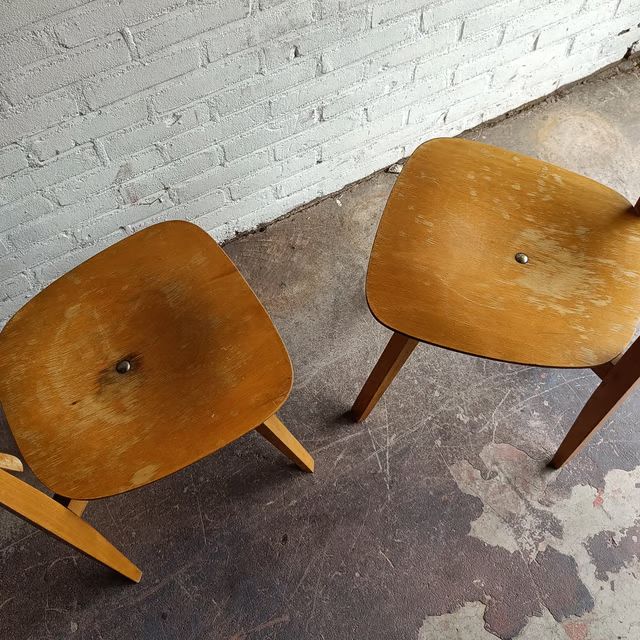 Niko Kralj chairs 5.png