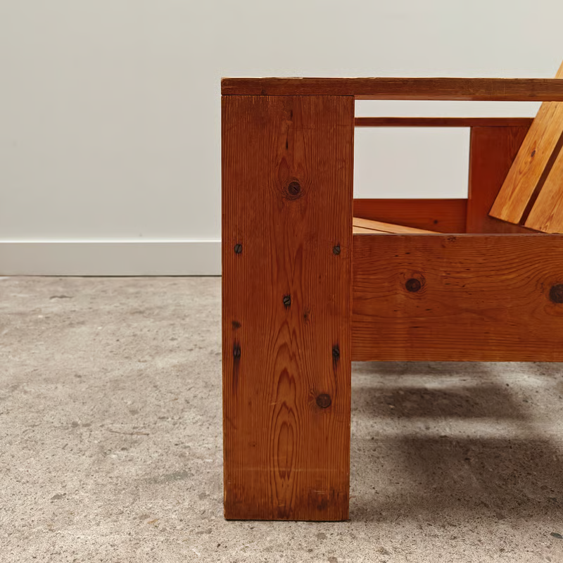 Early crate chairs 4.png