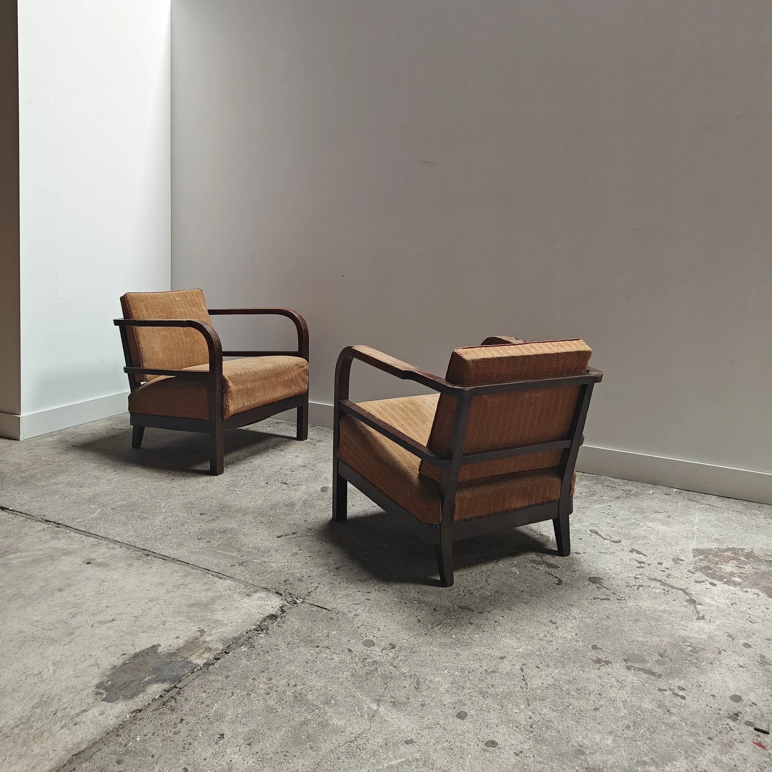 Set of two armchairs fream eastern Europe 1.jpg