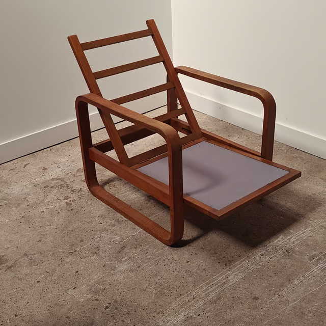 Adjustable armchair in Amsterdamse school style 6.png