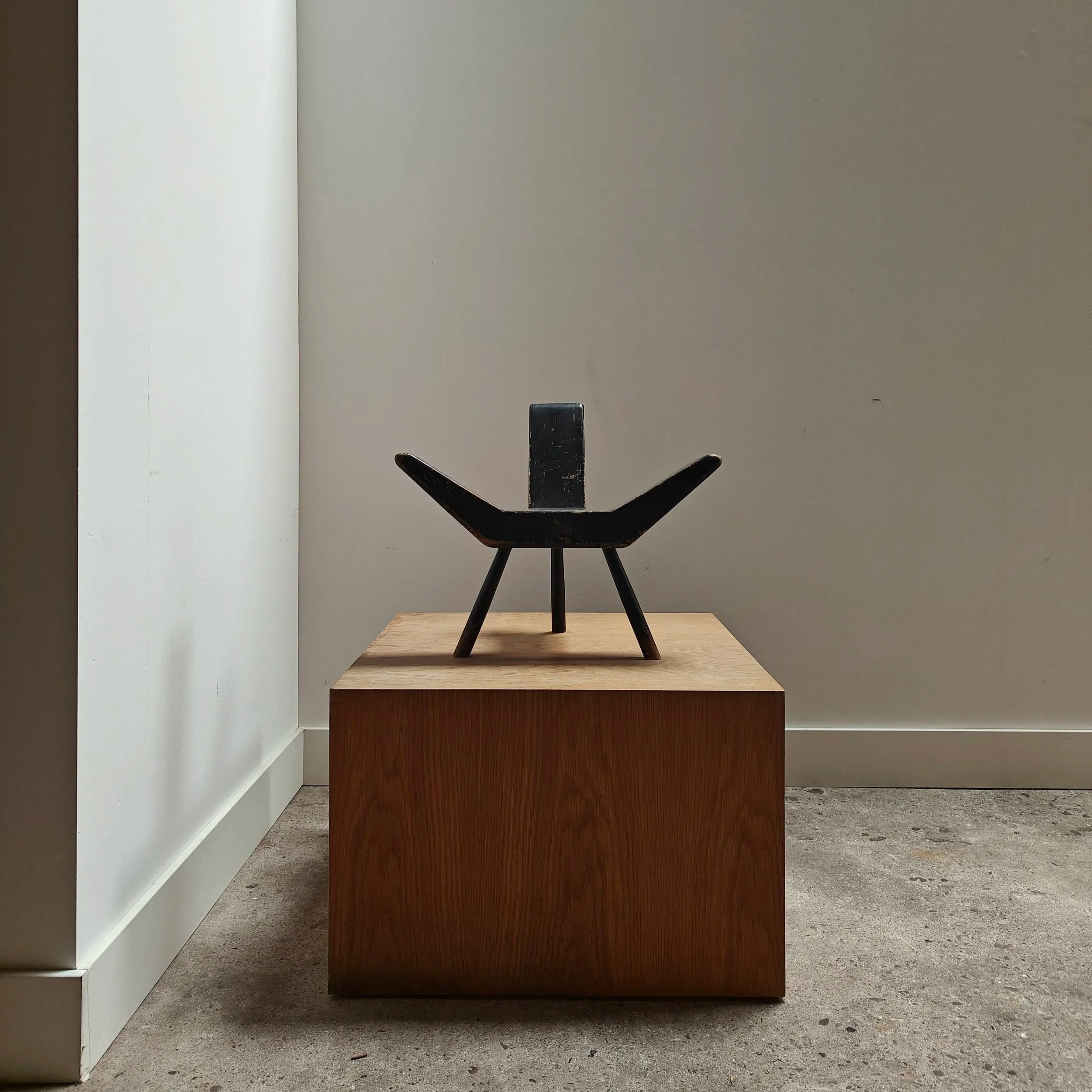 Modernist+sculptural+black+stool+3.jpg