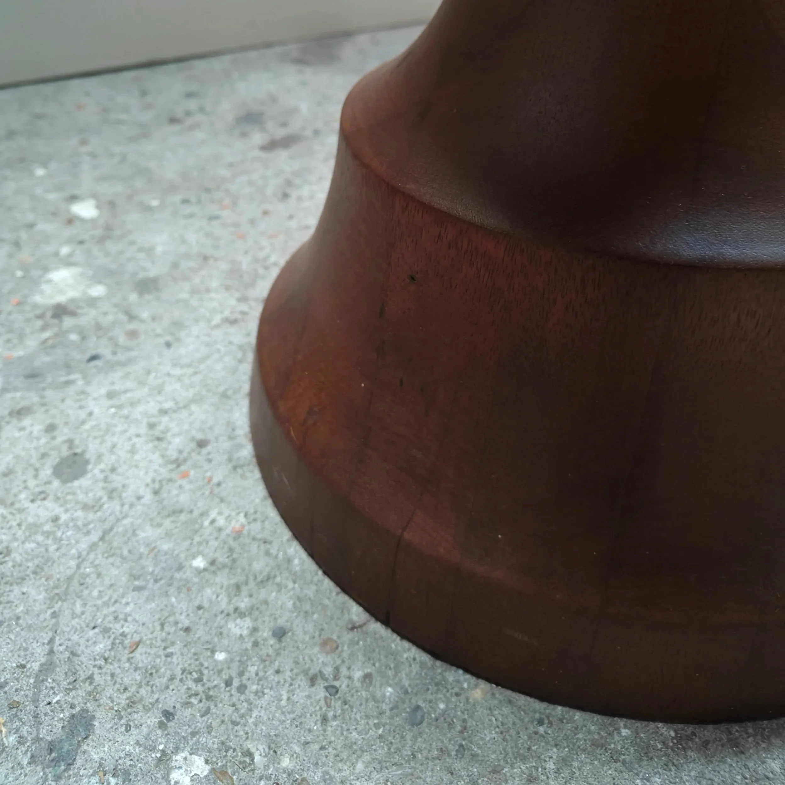 Teak+pedestal+in+a+chess+piece+like+shape+4.jpg