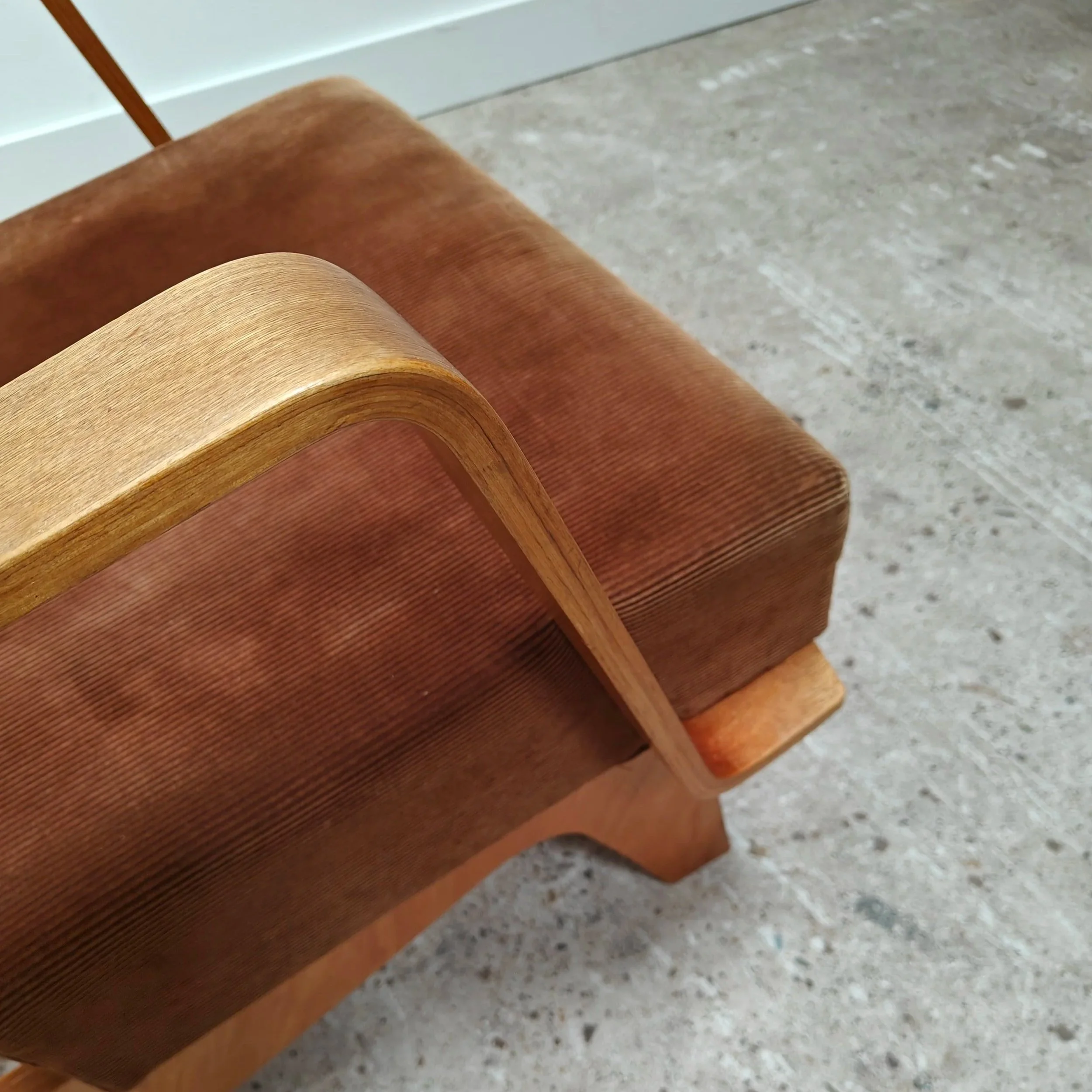 Combex+FB03+armchair+with+magazine+holder%2C+Cees+Braakman+for+Pastoe+9.jpg