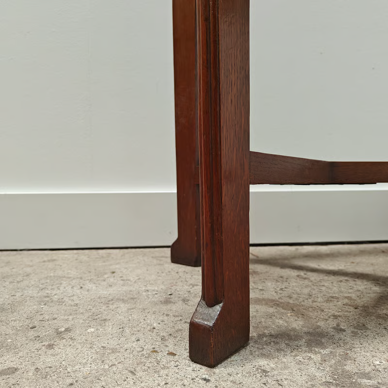 Art Deco side table 2.png