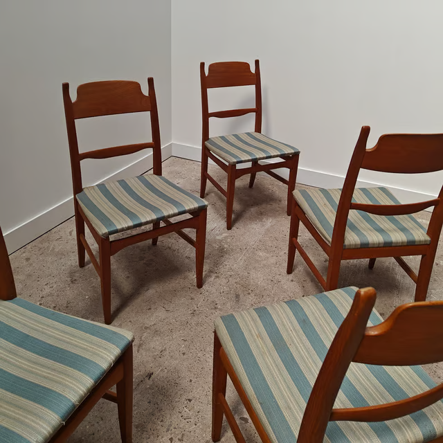 Carl Malmsten dining chairs from the 1950s Set6 3.png