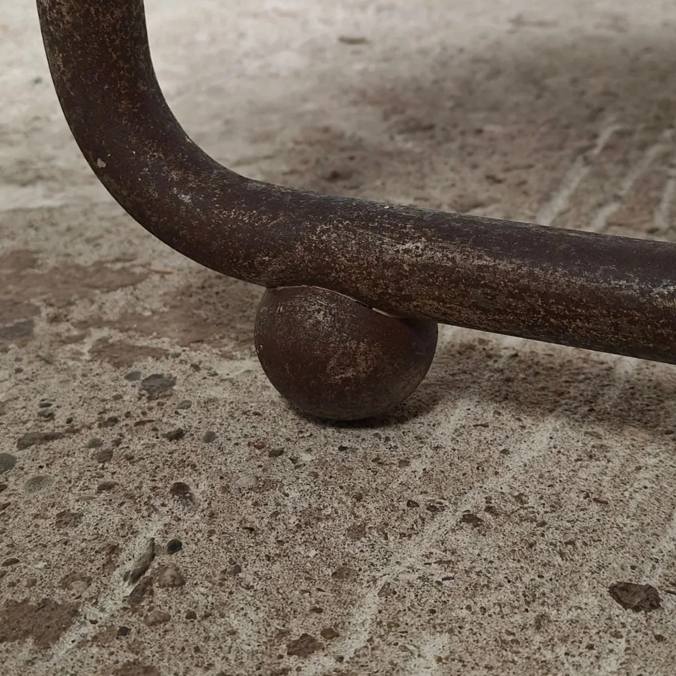 Tubular%2Bsidetable%2Bwith%2Bball%2Bfeet%2Band%2Bblack%2Boak%2Btop%2B4.jpg