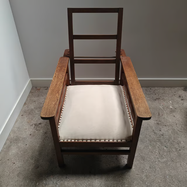 Adjustable armchair from the 1930s 3.png