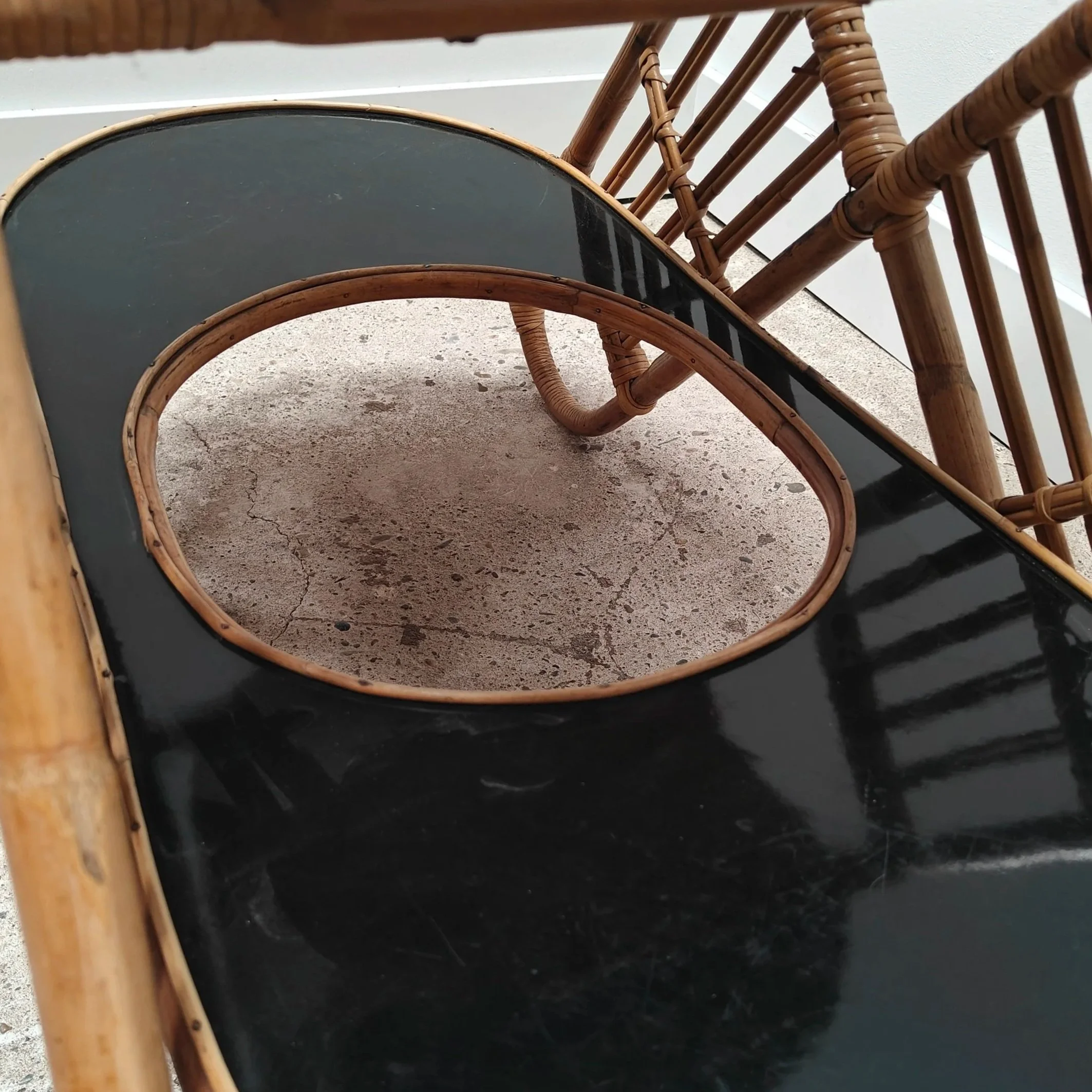 Triangle+shape+rattan+and+black+sidetable+5.jpg