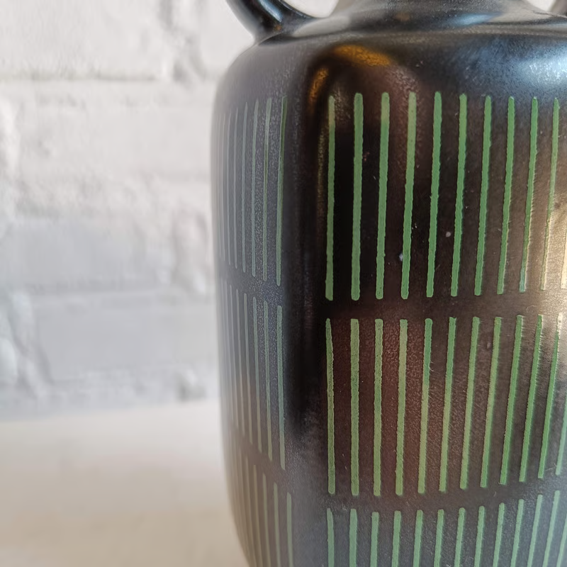 Collection vintage Scandinavian vases 13.png