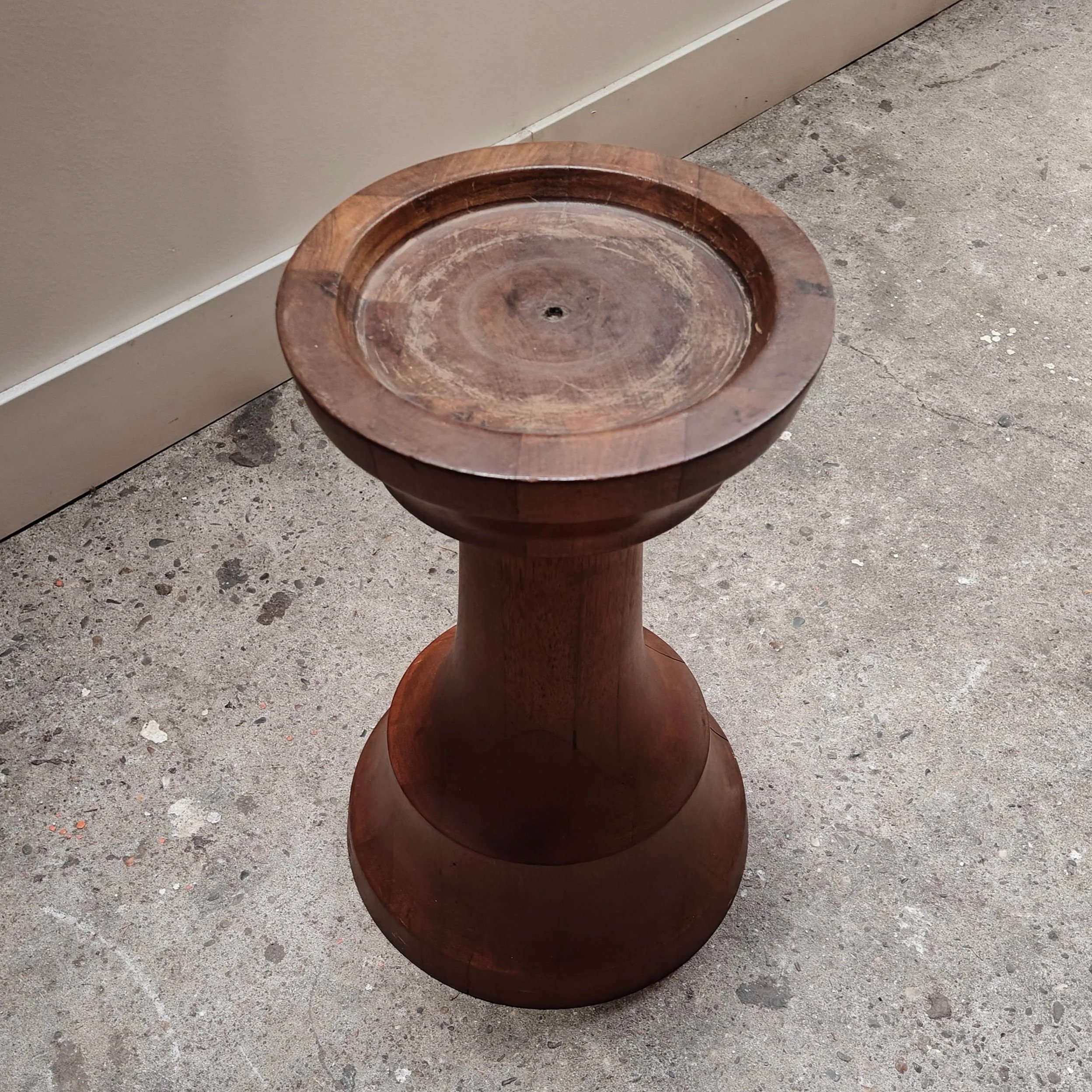 Teak+pedestal+in+a+chess+piece+like+shape+3.jpg