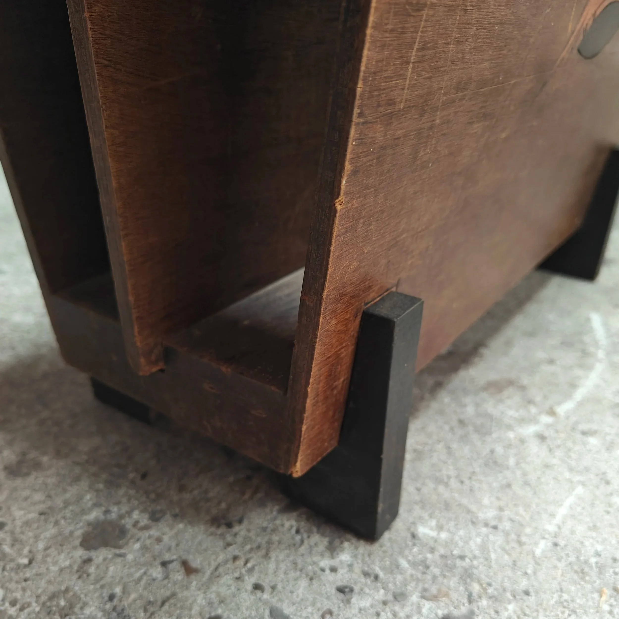 Conrad+Fehr+magazine+rack+1920%27s+8.jpg