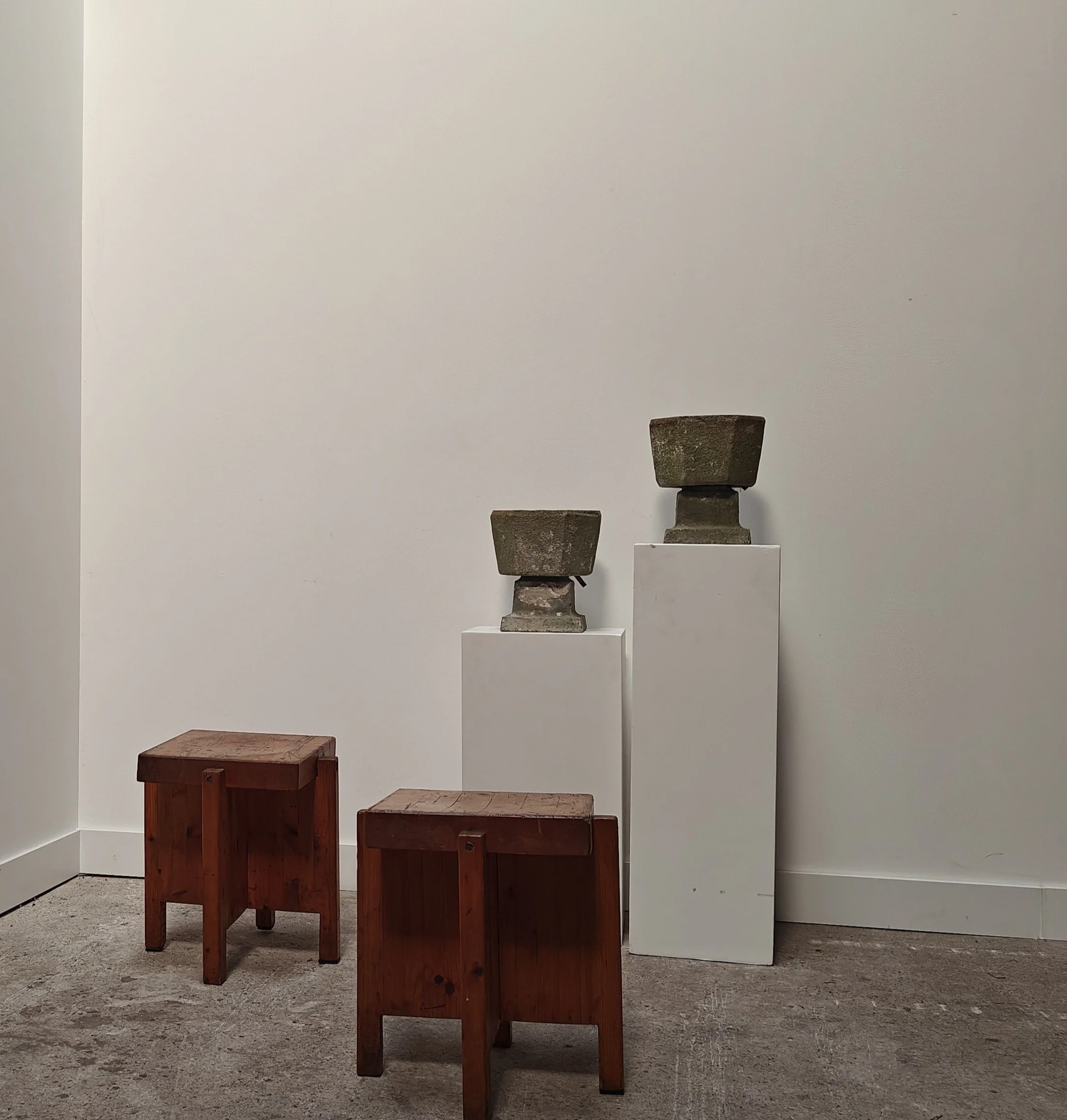 Set of two hexagonal stone flower pots 7.jpg