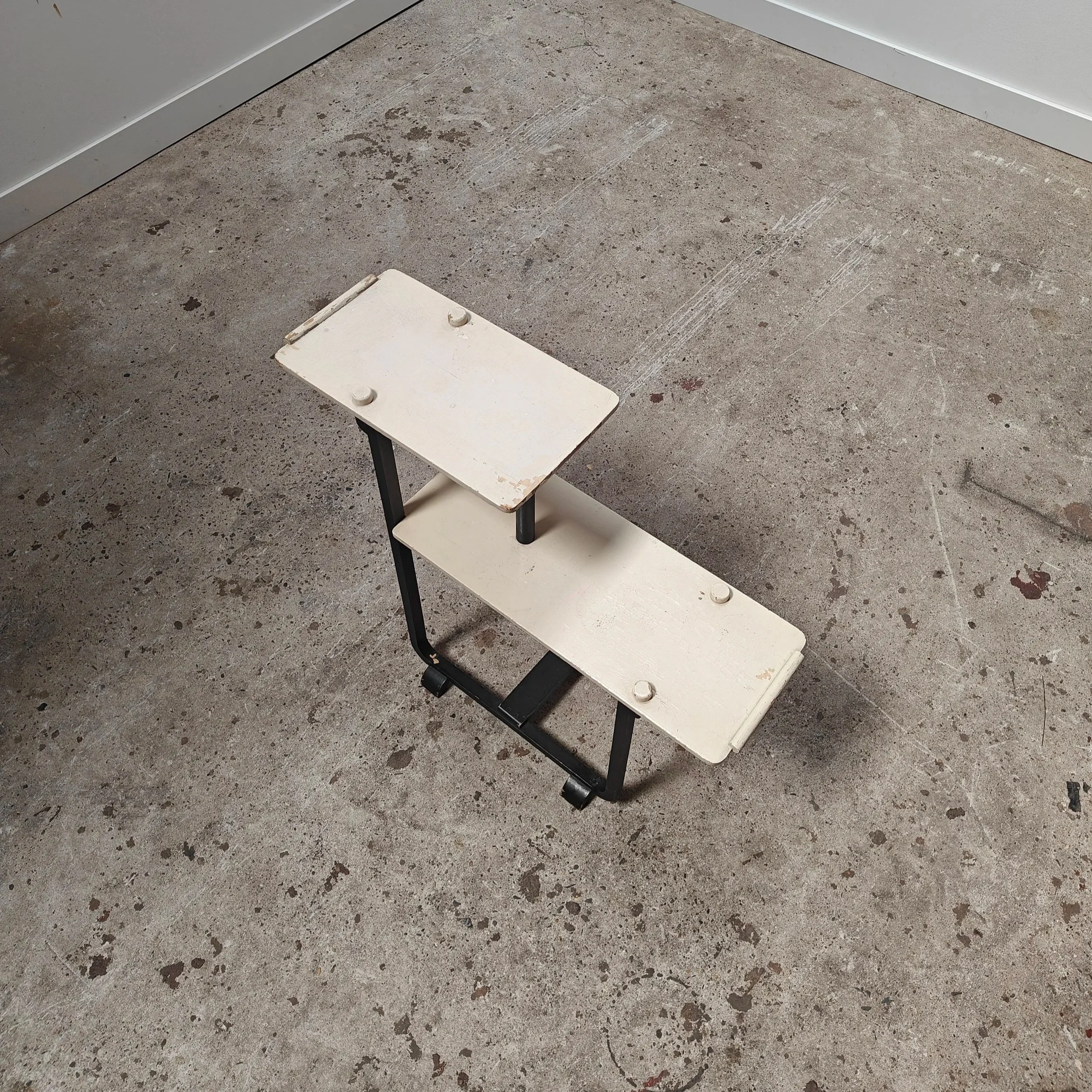 Constructivist+shelf+stand+by+Andr%C3%A9+Groult+3.jpg