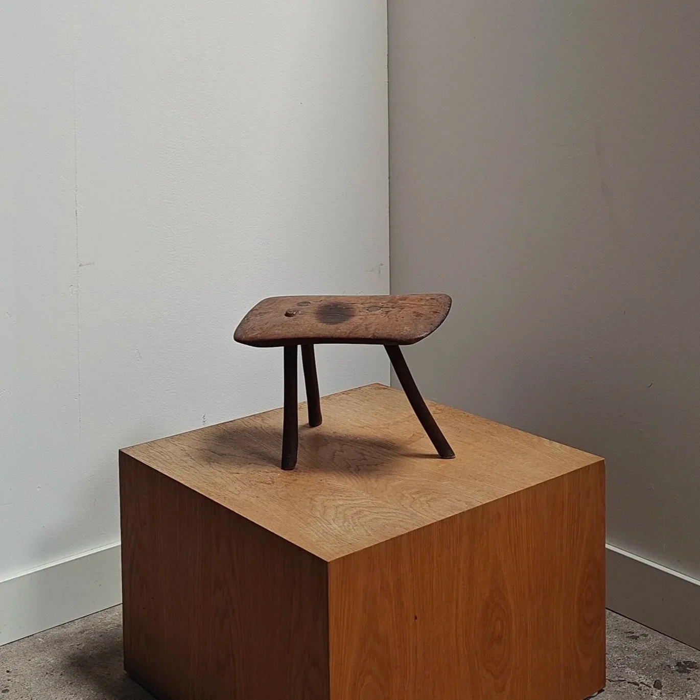 Antique+farmers+stool+2.jpg