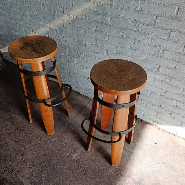 Barrel barstools 1970s, set-2 8.png