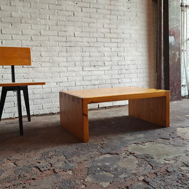 Pine coffee table with joints