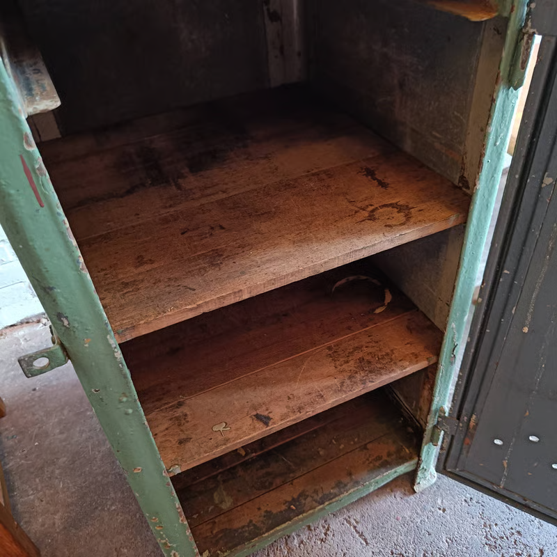 1920 RoWaC cabinet 12.png