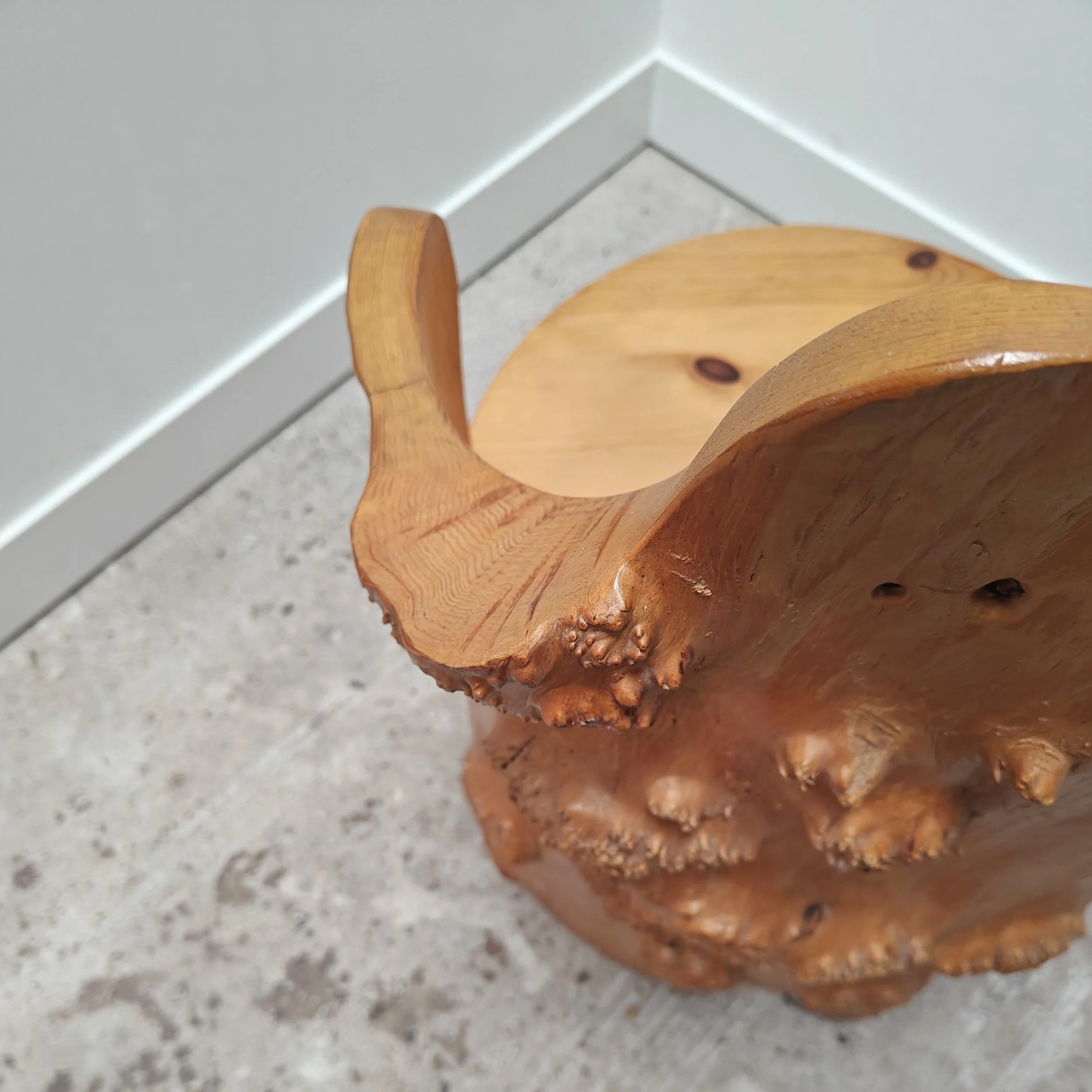 Tree+trunk+kubb+chair+with+knots+4.jpg