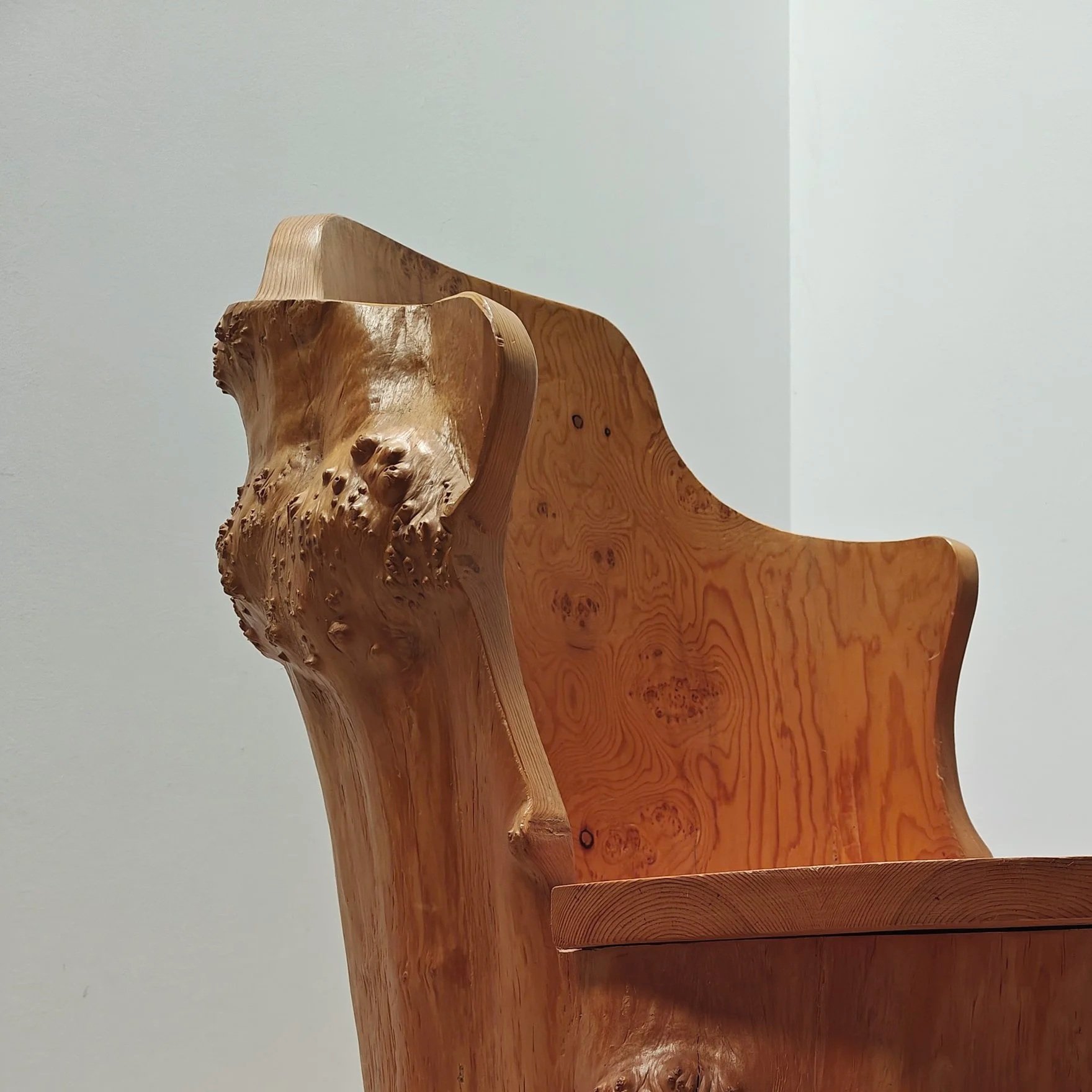 Tree+trunk+kubb+chair+with+knots+8.jpg