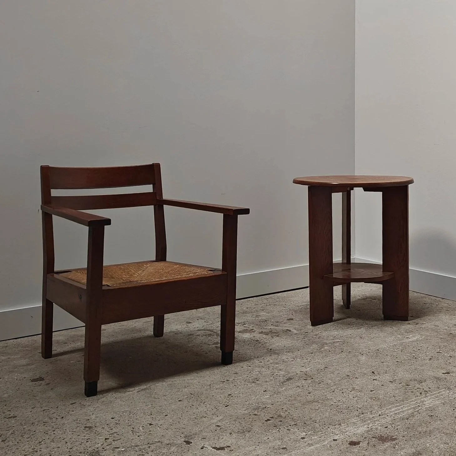 Modernist+Haagse+school+round+sidetable+2.jpg