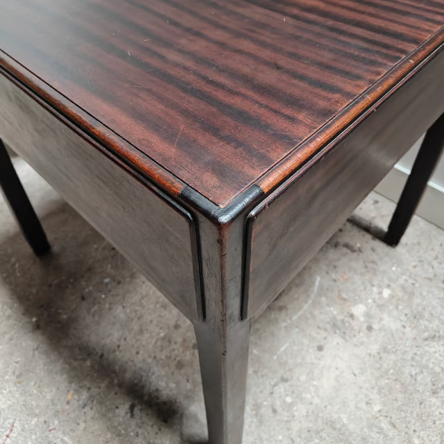 Chairs and table Amsterdamse School 8.png