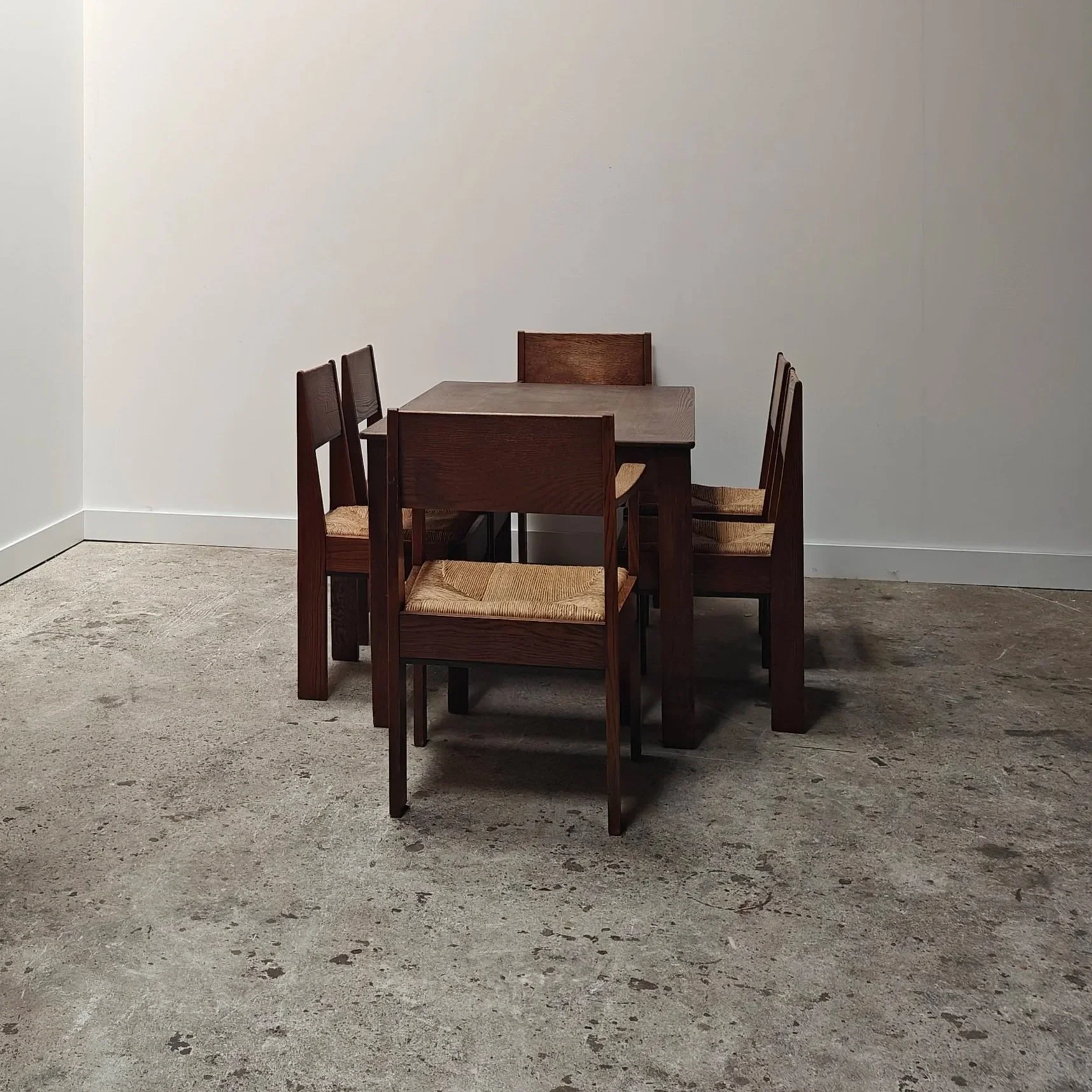 LOV+Oosterbeek+oak+dining+set+with+4+ruch+chairs+and+two+rush+armchair+6.jpg