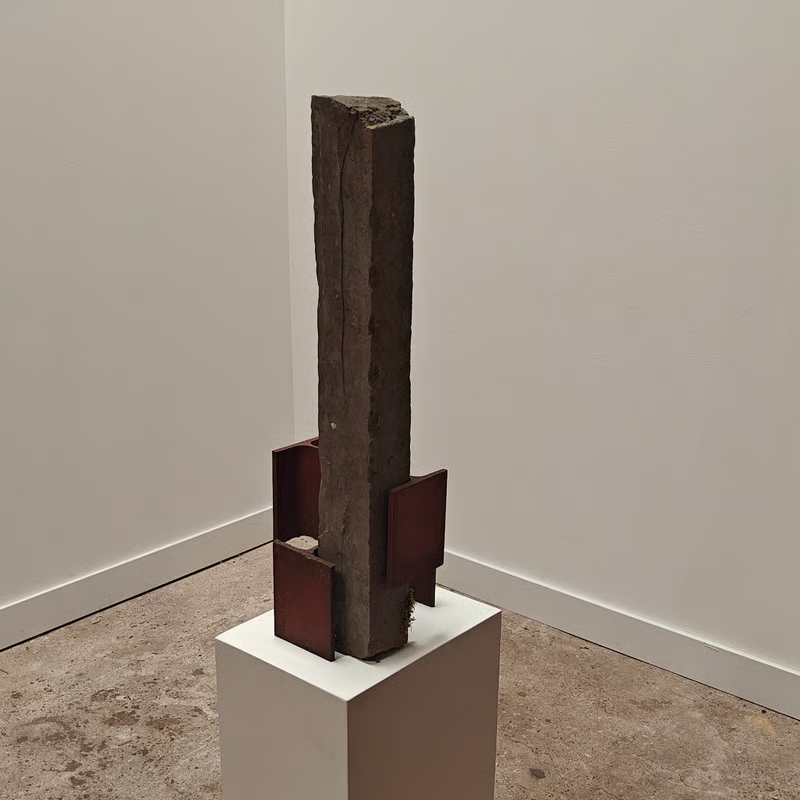 Concrete and metal sculpture RD018 2.png