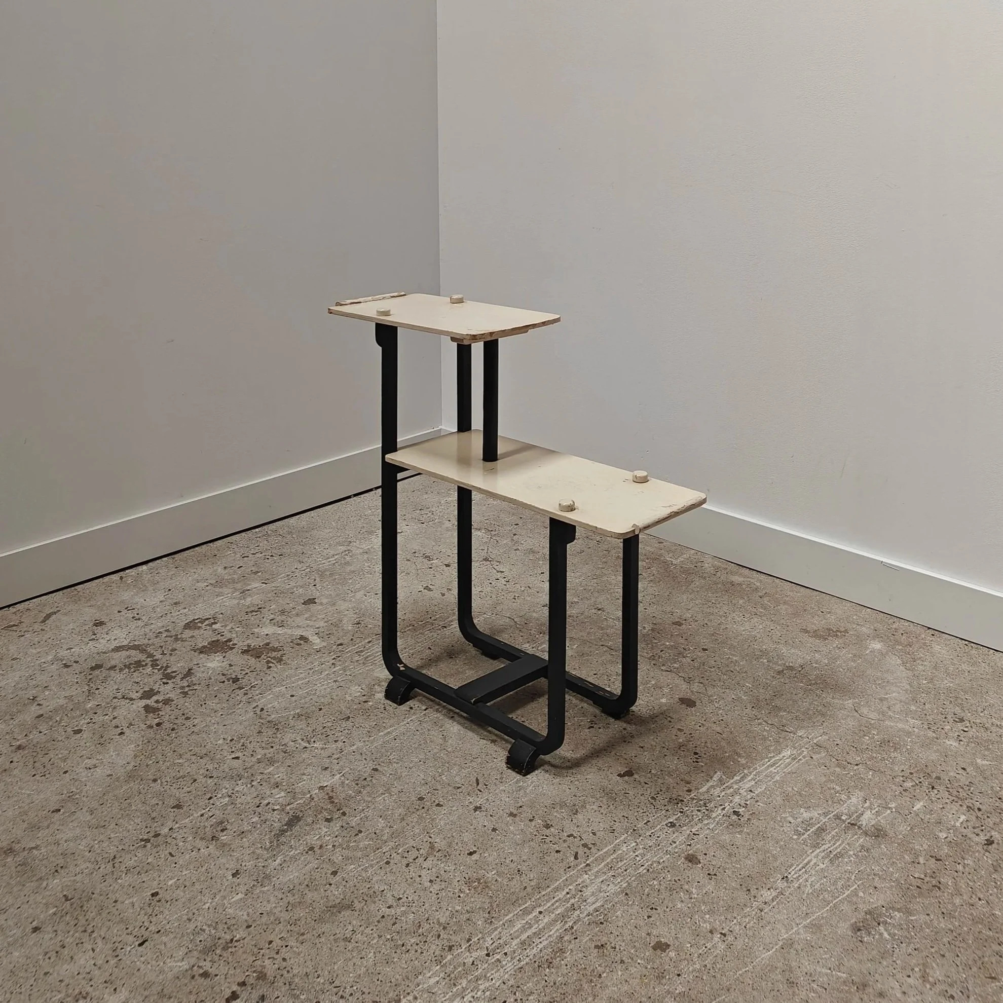 Constructivist+shelf+stand+by+Andr%C3%A9+Groult+2.jpg