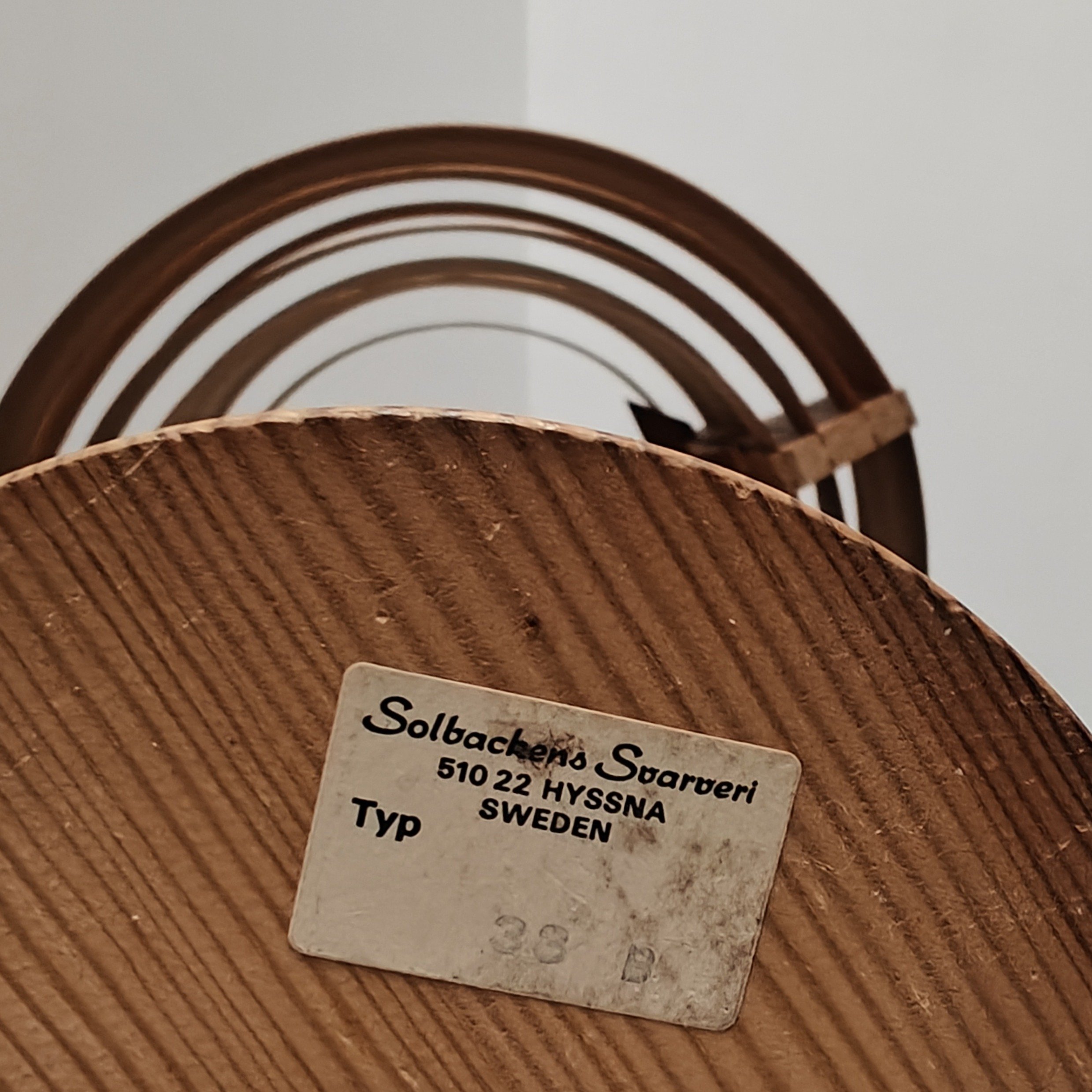 Pine desklamp solbackens svarveri hyssna sweden 2.jpg