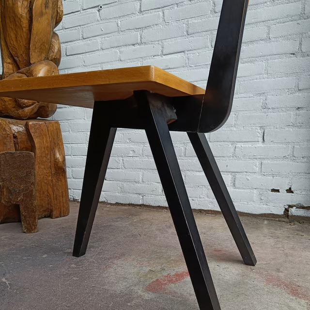 Tripod chair from Austria, side angled view