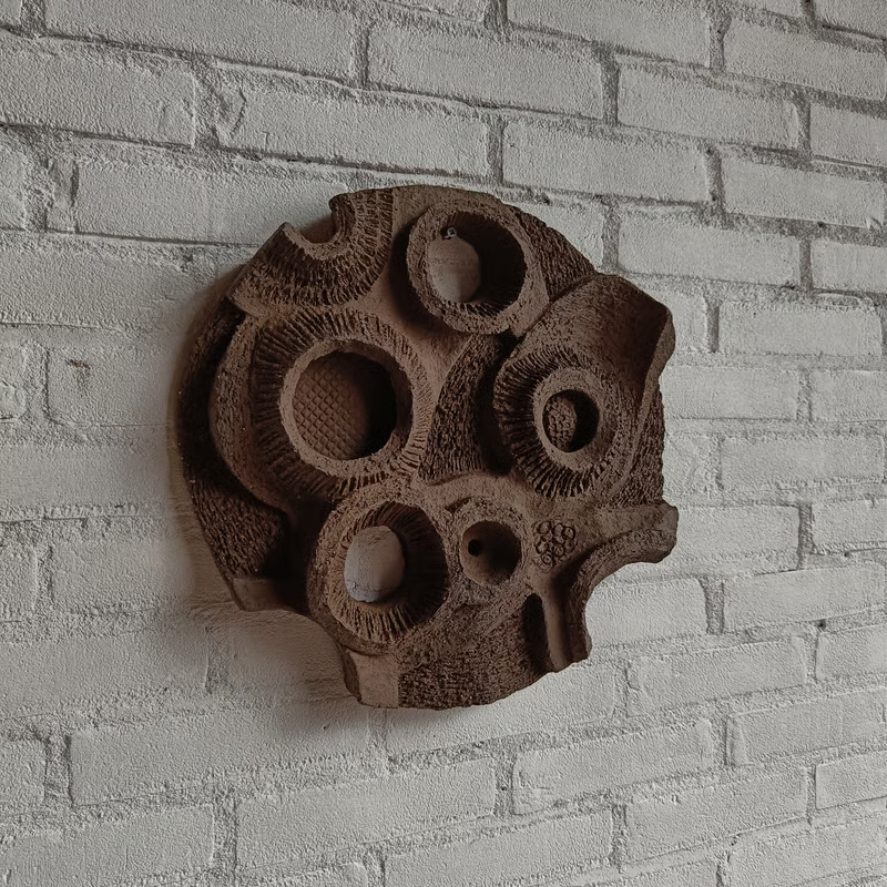 Wall sculpture, round 1.png