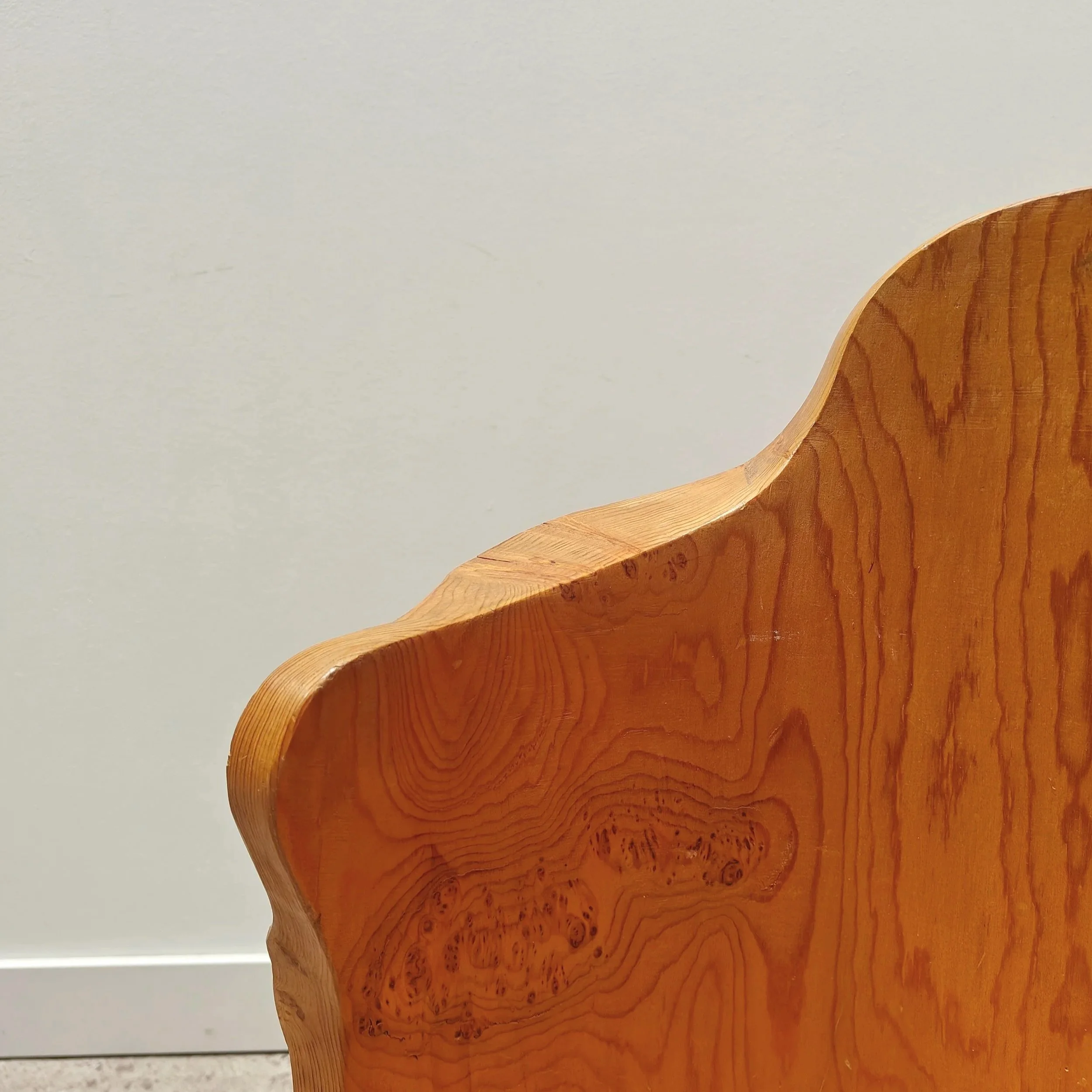 Tree+trunk+kubb+chair+with+knots+14.jpg
