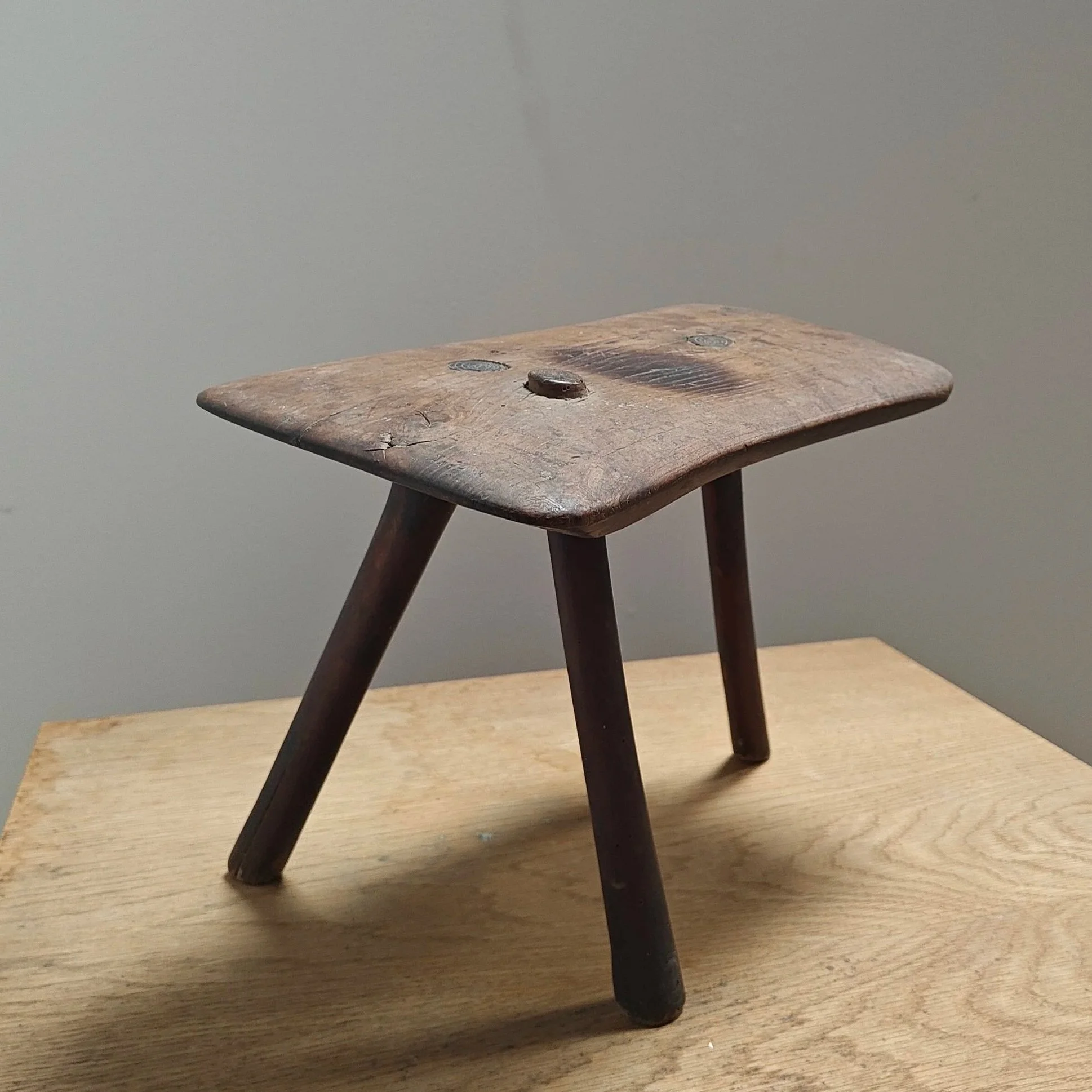 Antique+farmers+stool+4.jpg