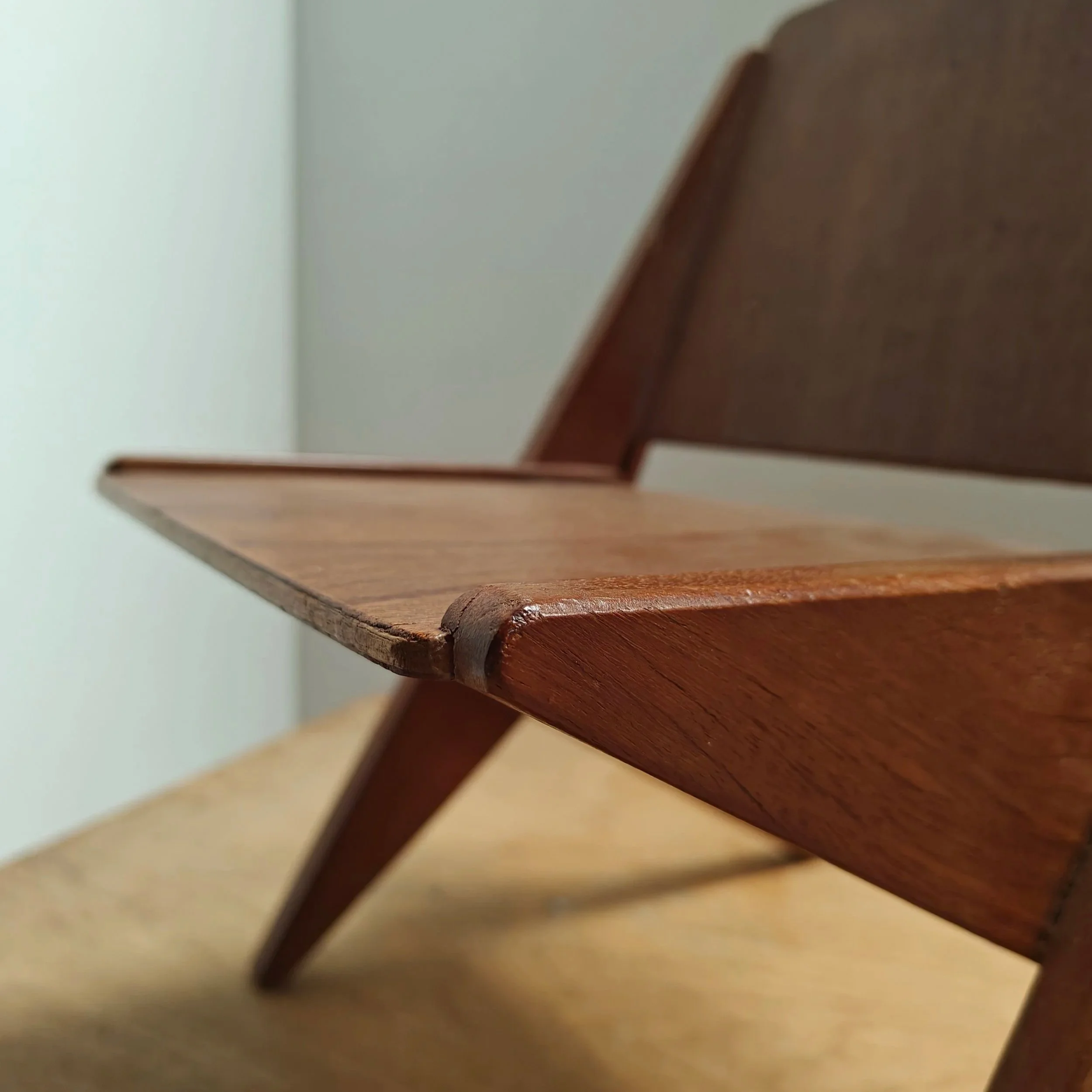 1950s+architectural+chair+model+5.jpg
