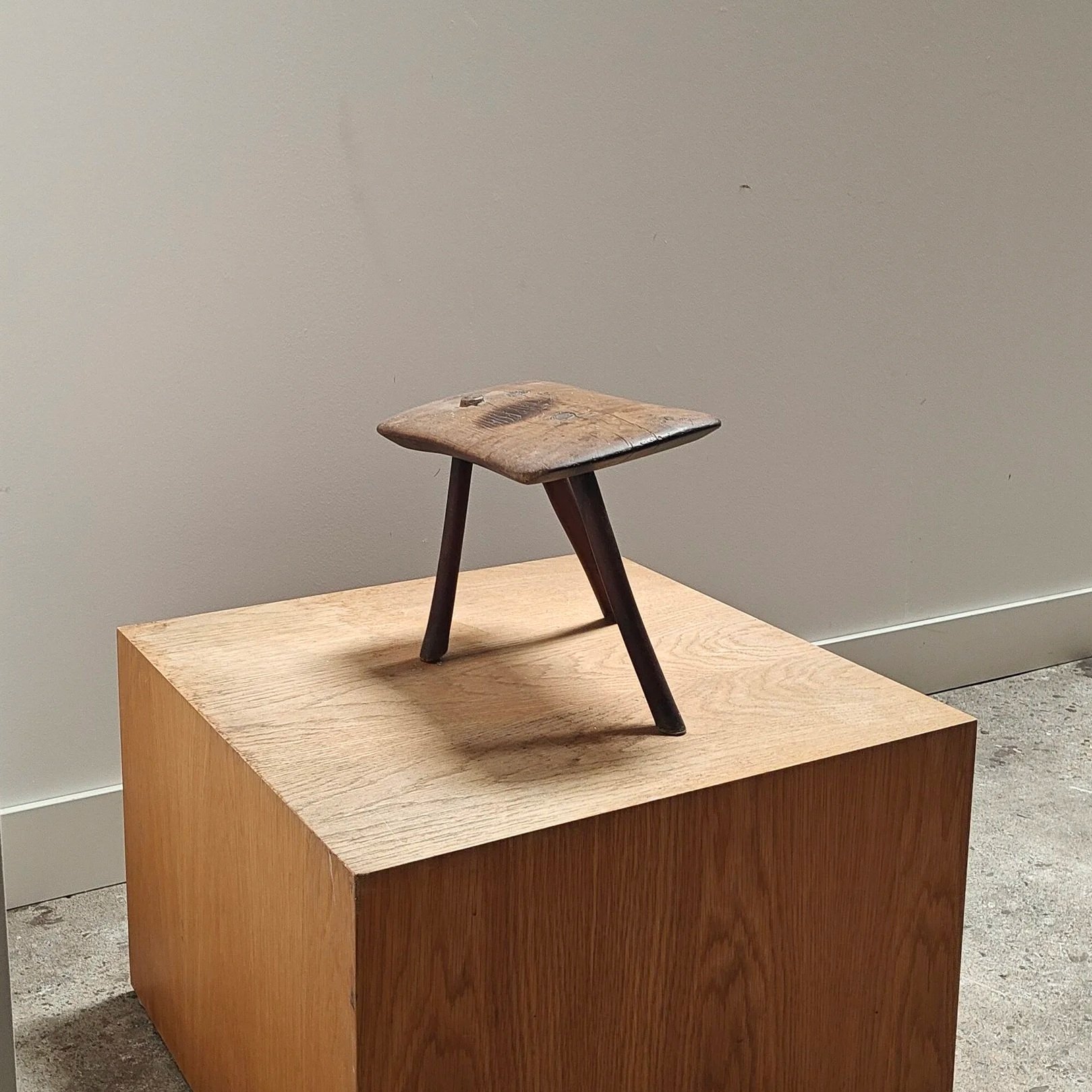 Antique+farmers+stool+7.jpg
